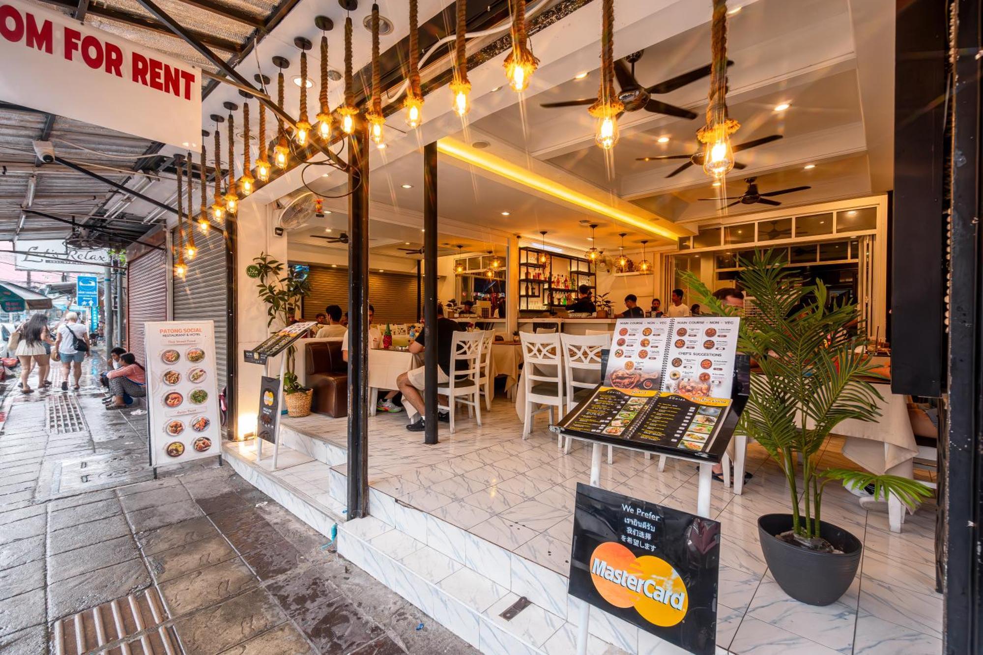 Social & Restaurant Inn
