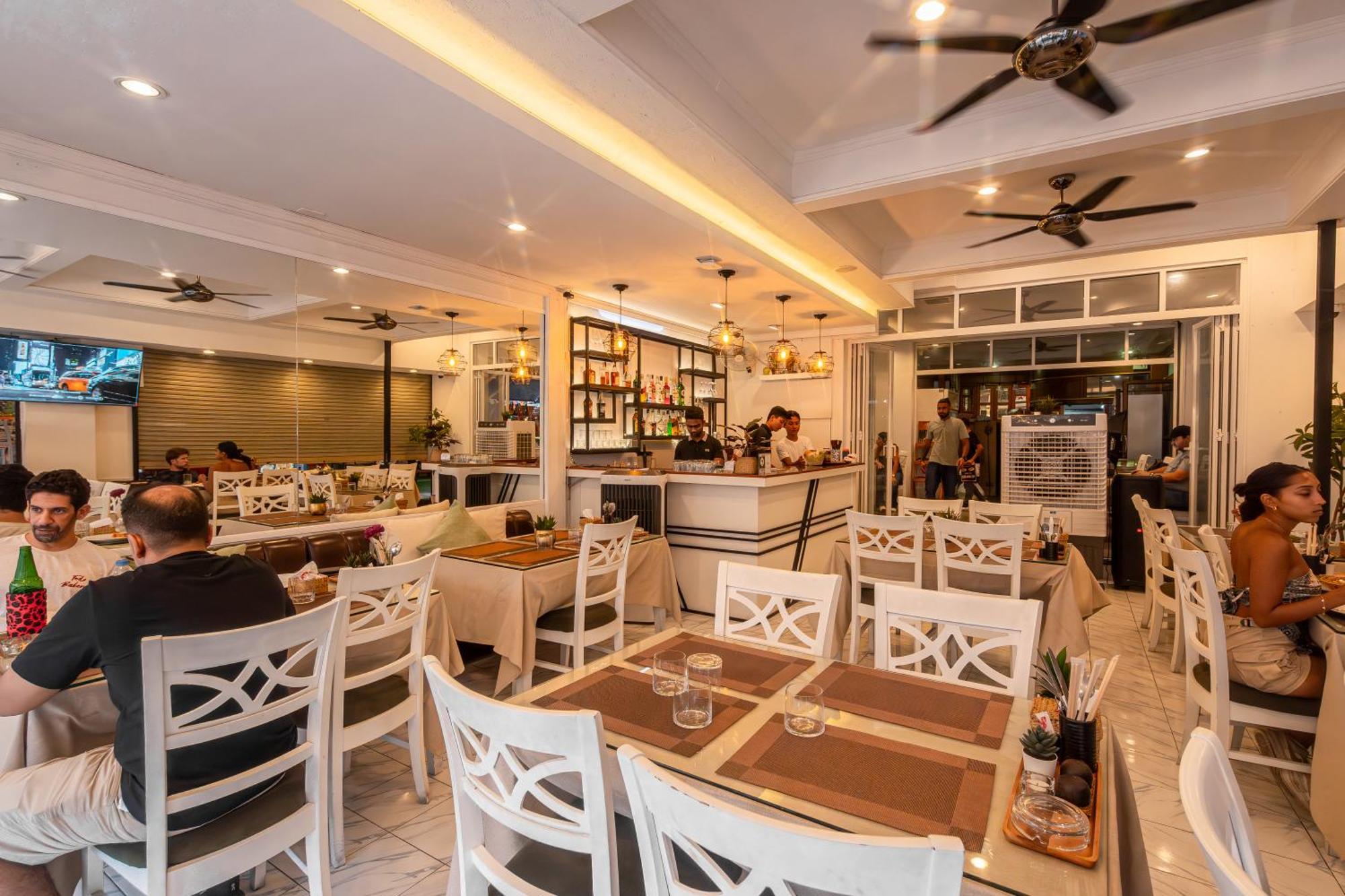 Social & Restaurant * Patong