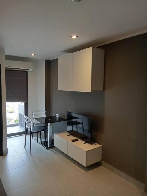 Apartment Hillside View 1br - Nv-206