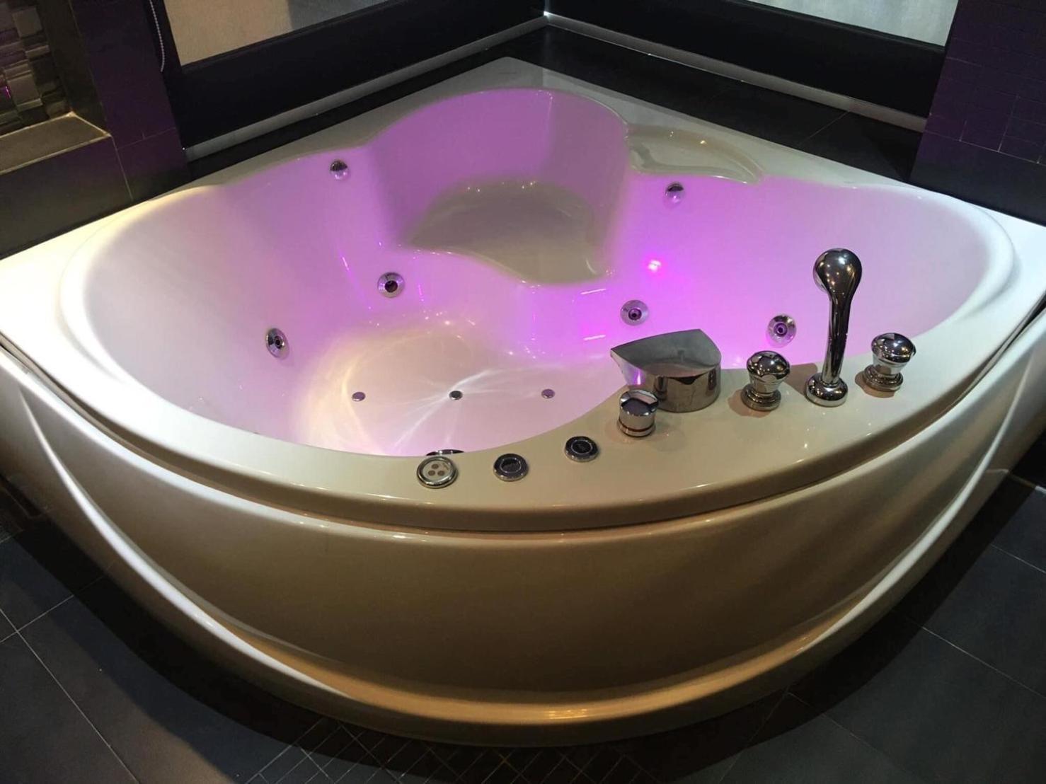 Absolute Bangla 65 Sqm Corner With Jacuzzi *