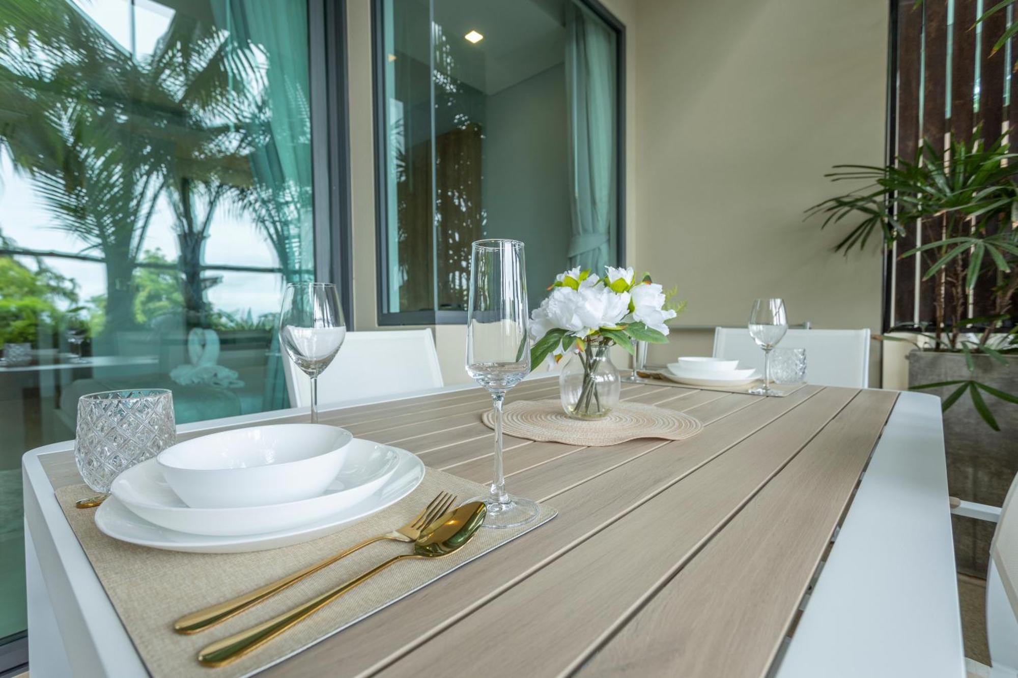 Pool Access Everything Walking Distance C112 Apartment *