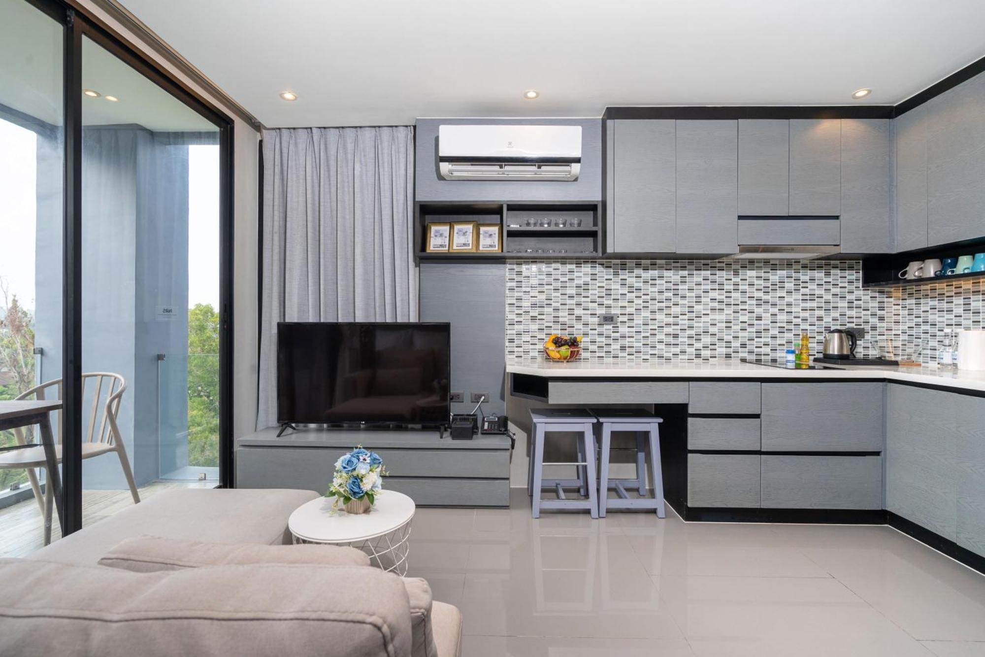 Tropical & Relaxing At Citygate L304, Amenities, Close To Fantasea And Cafe Del Mar Club Kamala Beach