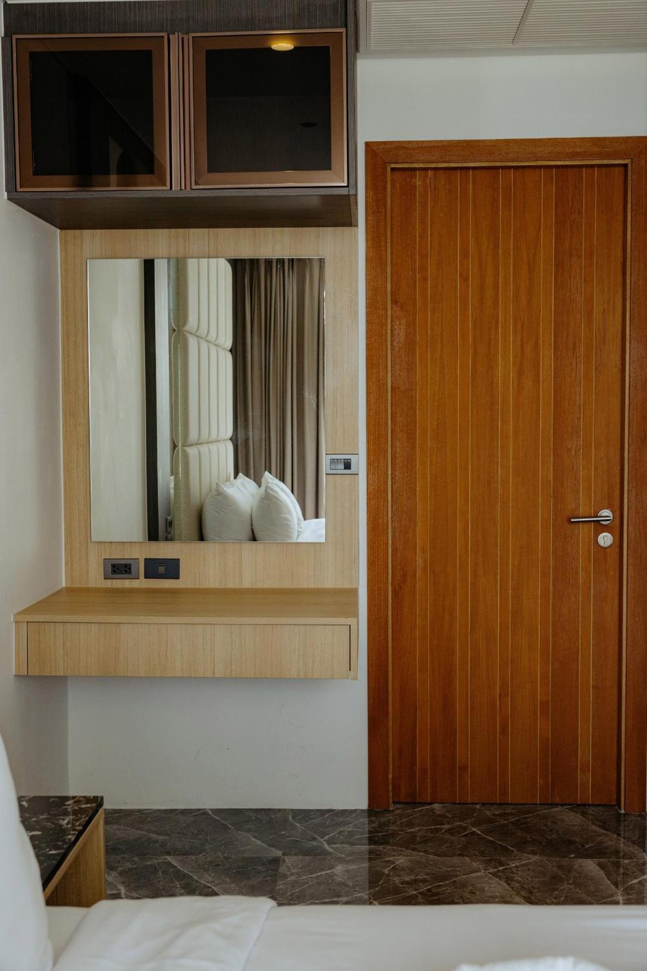 Hotel Elite Atoll Serviced Phuket