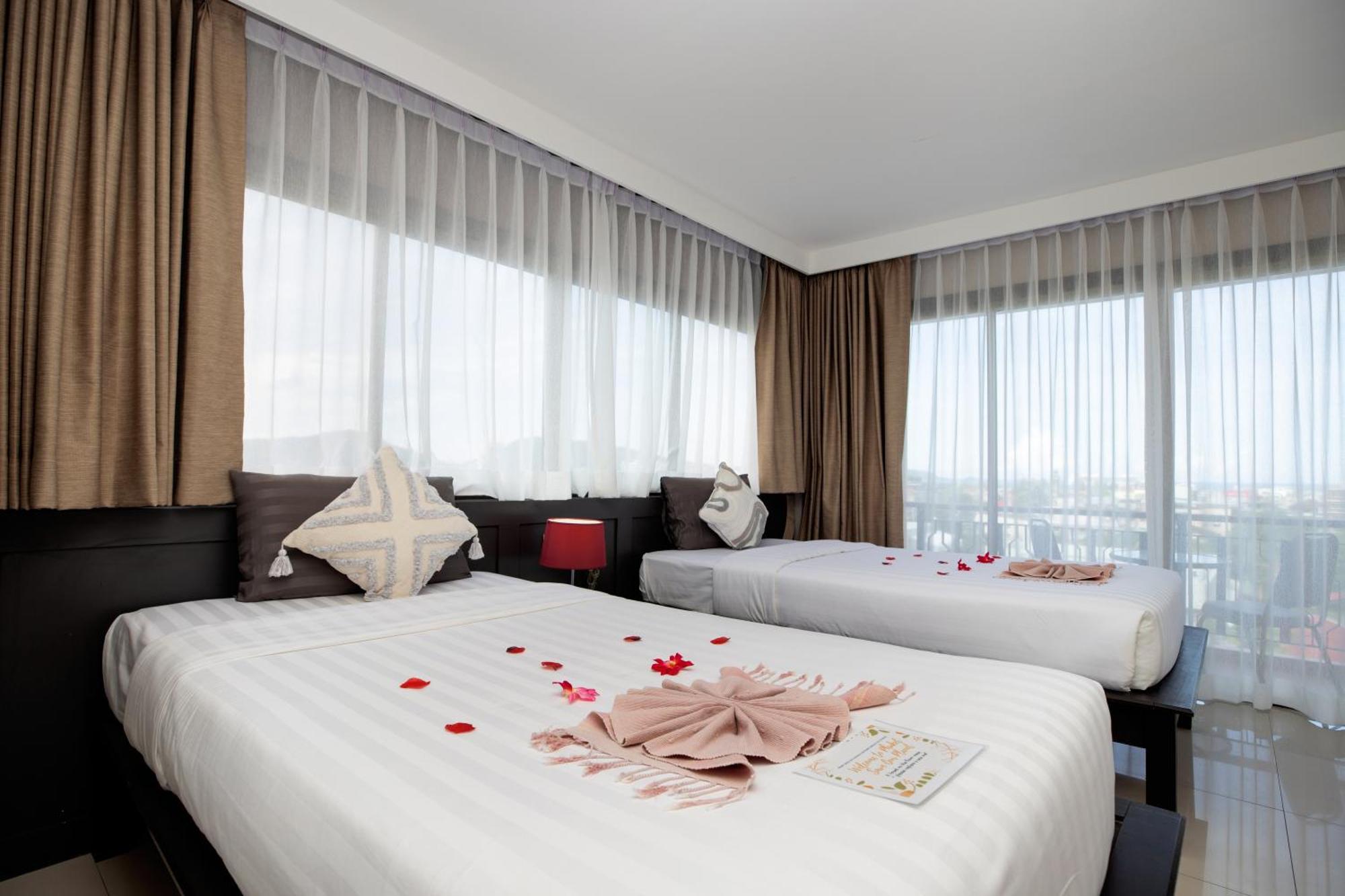 Hotel Casa Del M Phuket - Newly Renovated