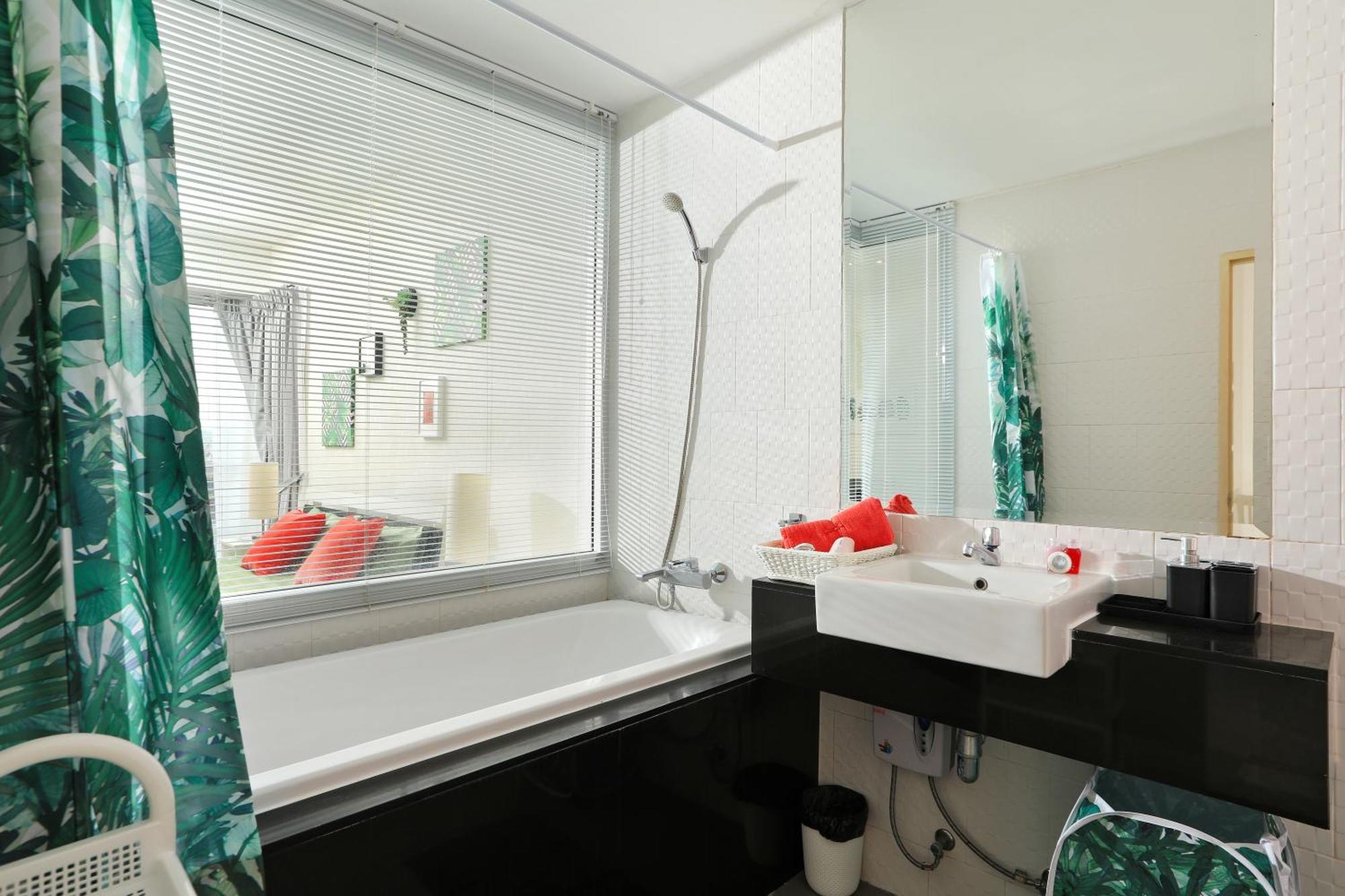 1Bdr Apartment With Bath In Chic Condo By Capital Pro Phuket