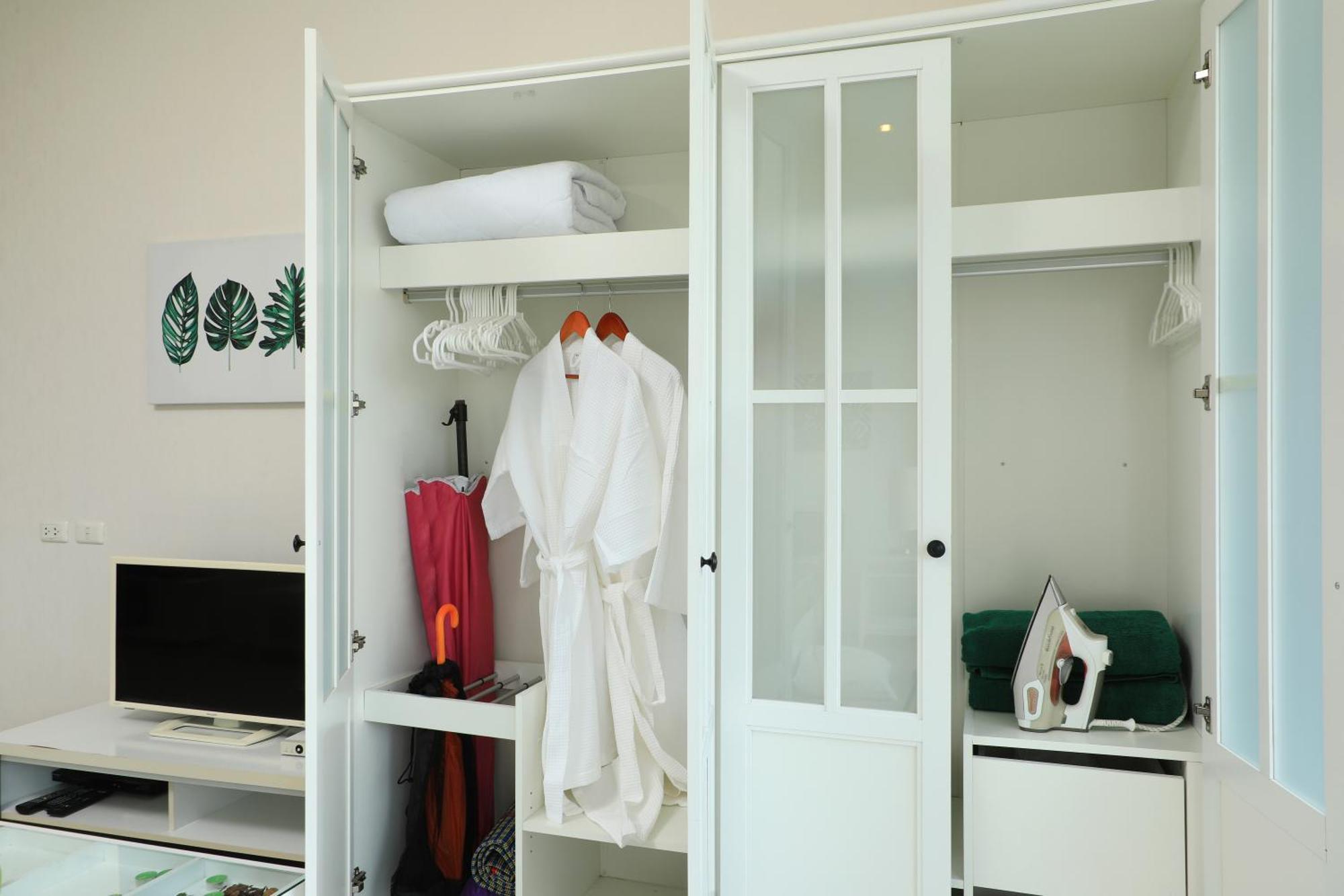 1Bdr Apartment With Bath In Chic Condo By Capital Pro Apartment *