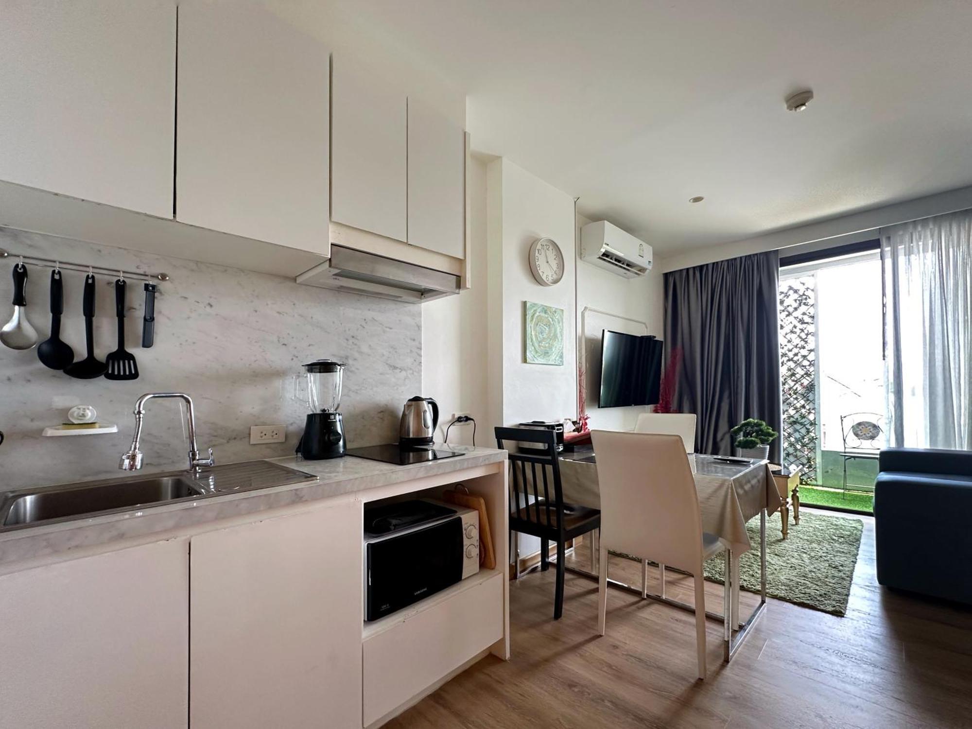 The Aristo-2-803 Apartment *