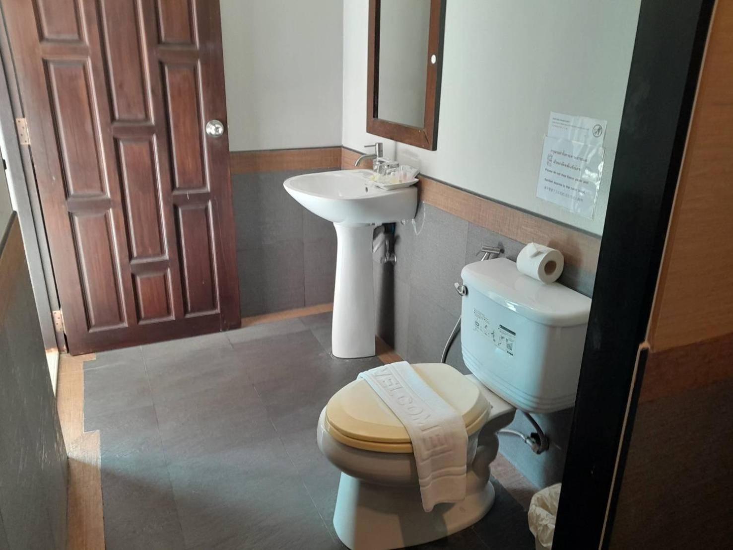 Setrova Graden Pool Naiharn Phuket *