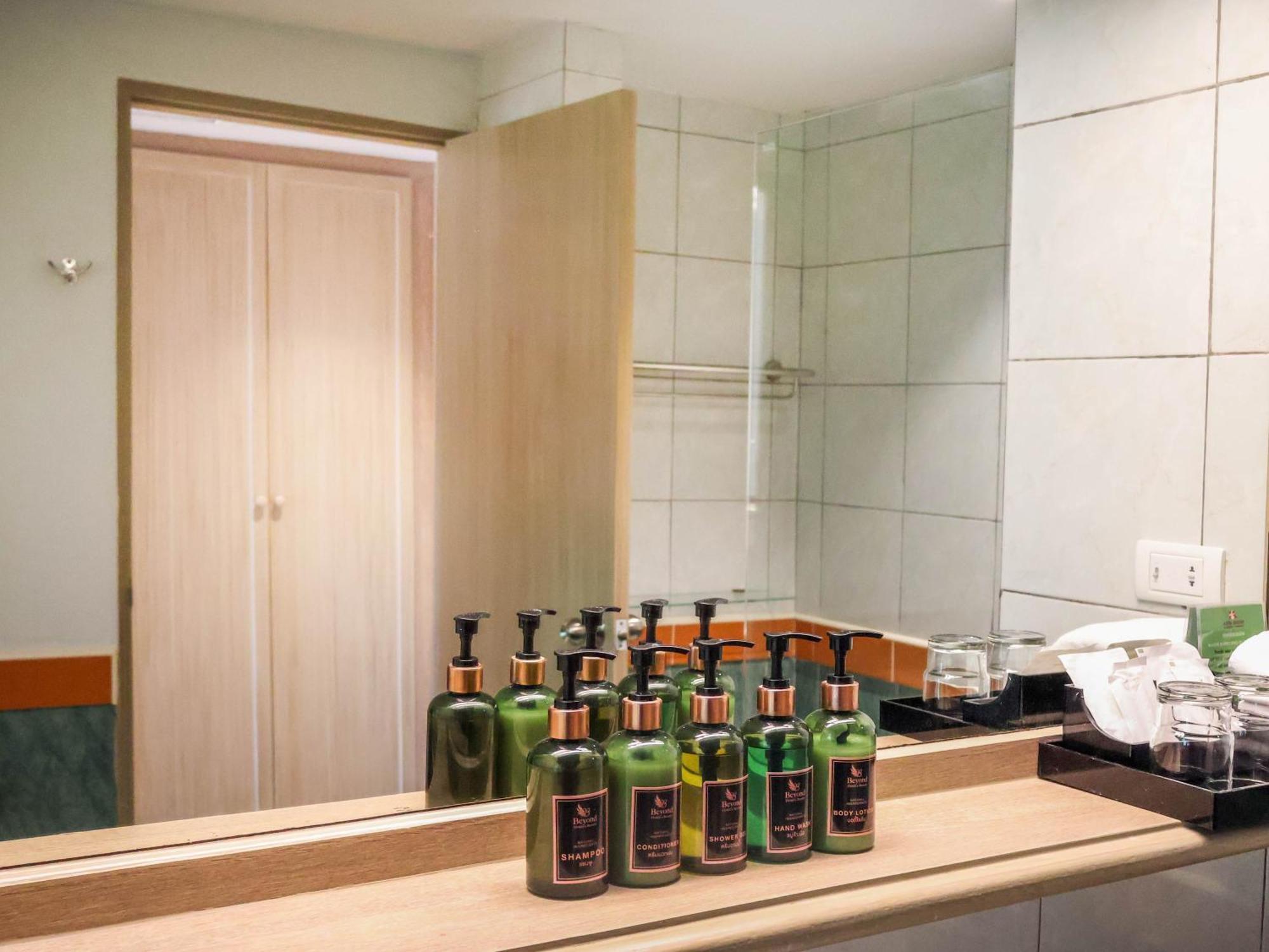Tempat peranginan Phuket Orchid And 4*