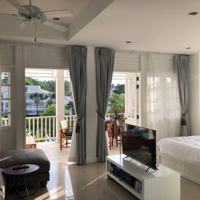 Ocean Breeze 1 Bed Apartment *