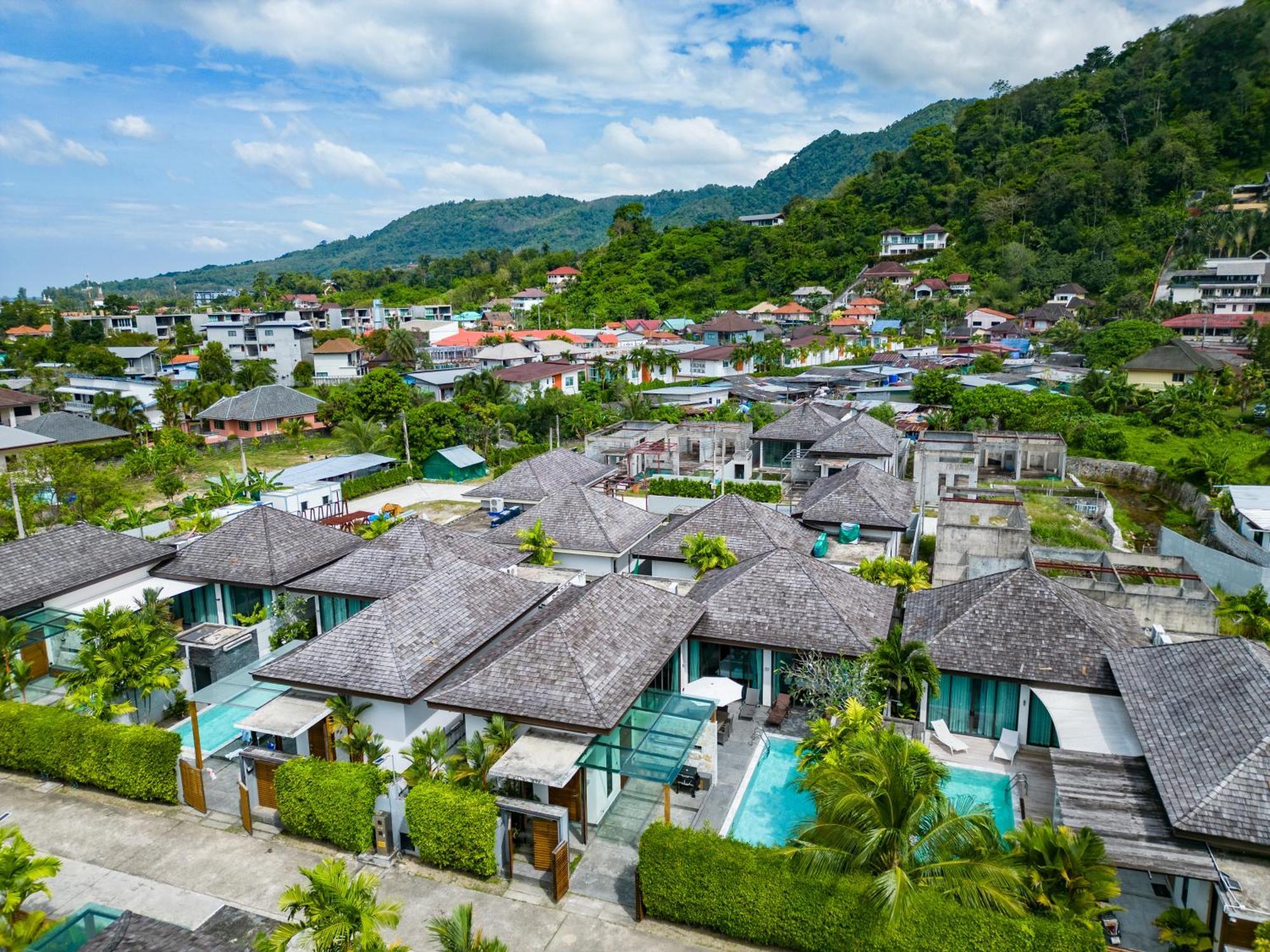 Kamala Private Swimming Pool Villa *