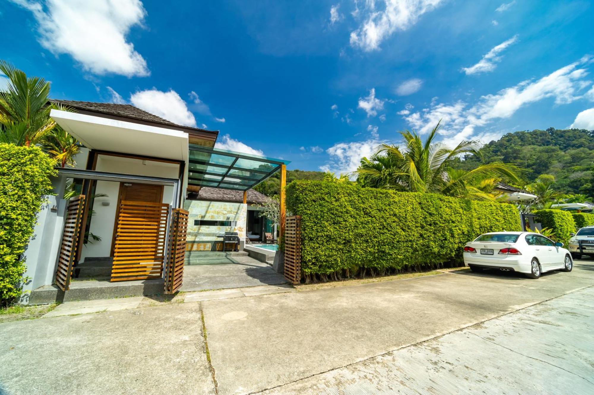Kamala Private Swimming Pool Villa *
