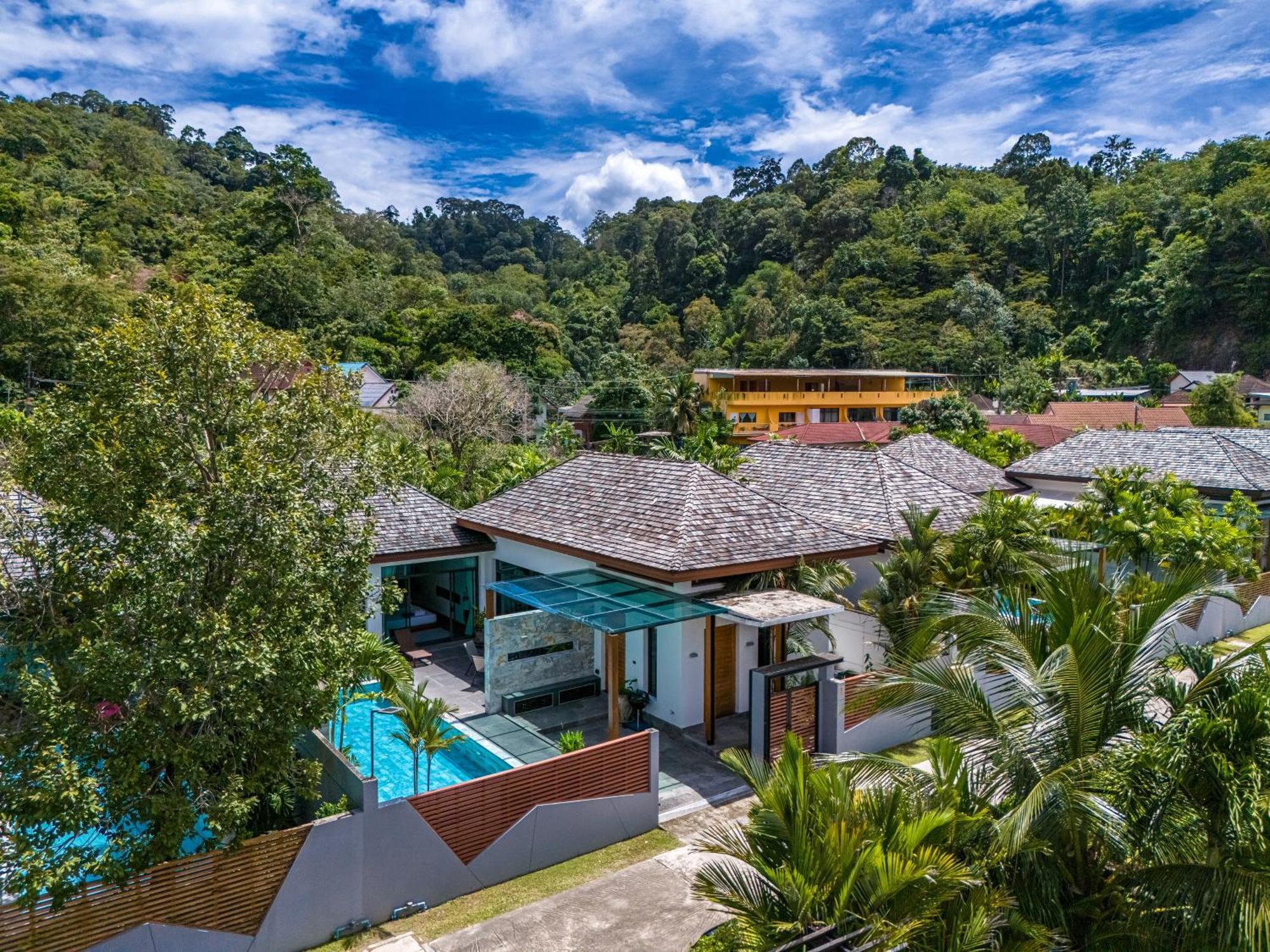 Kamala Private Swimming Pool