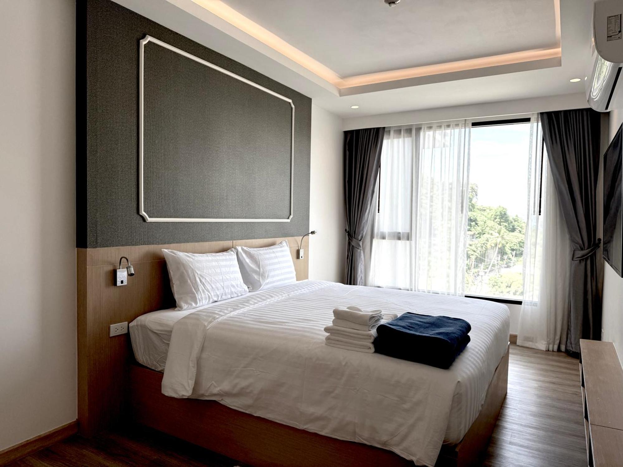Aristo 2 Phuket, *