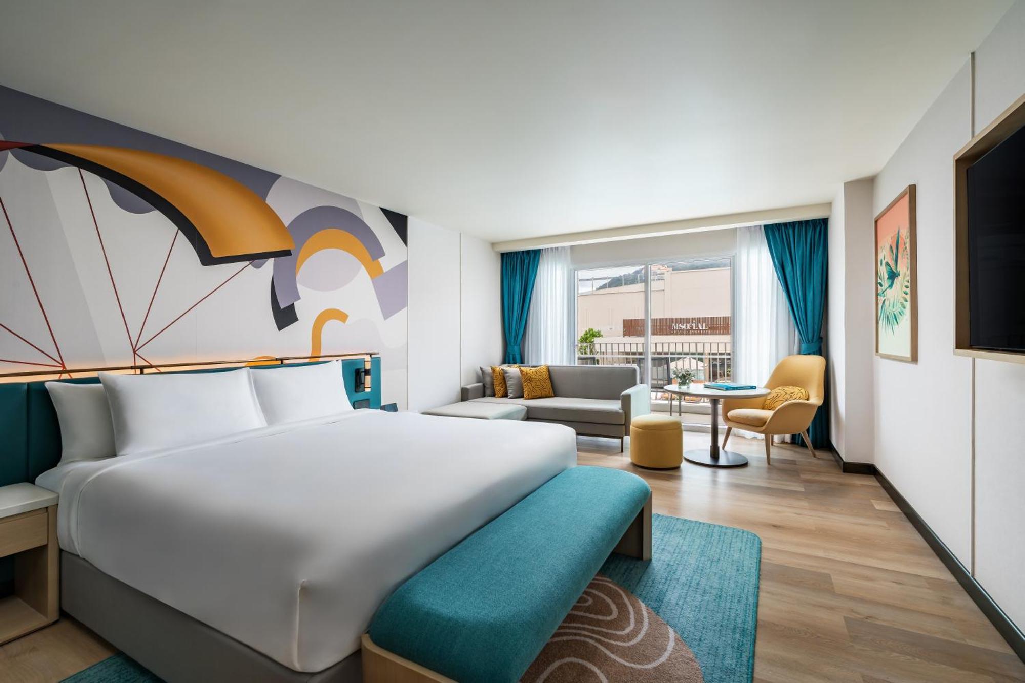 M Social Phuket 5*
