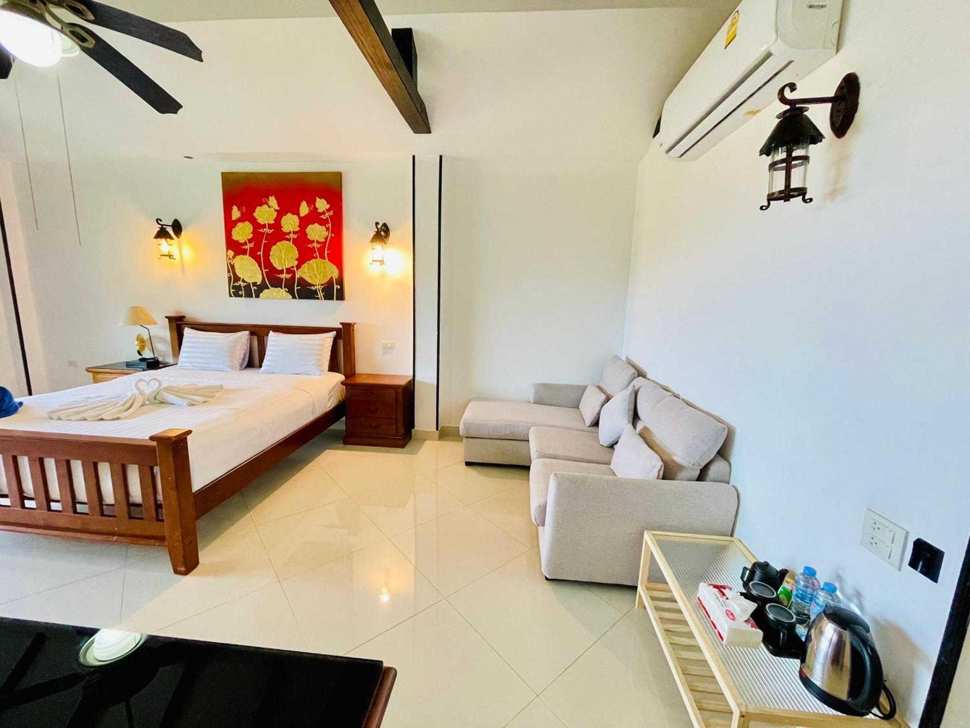 Boomerang Village Hotel Kata Beach (Phuket)