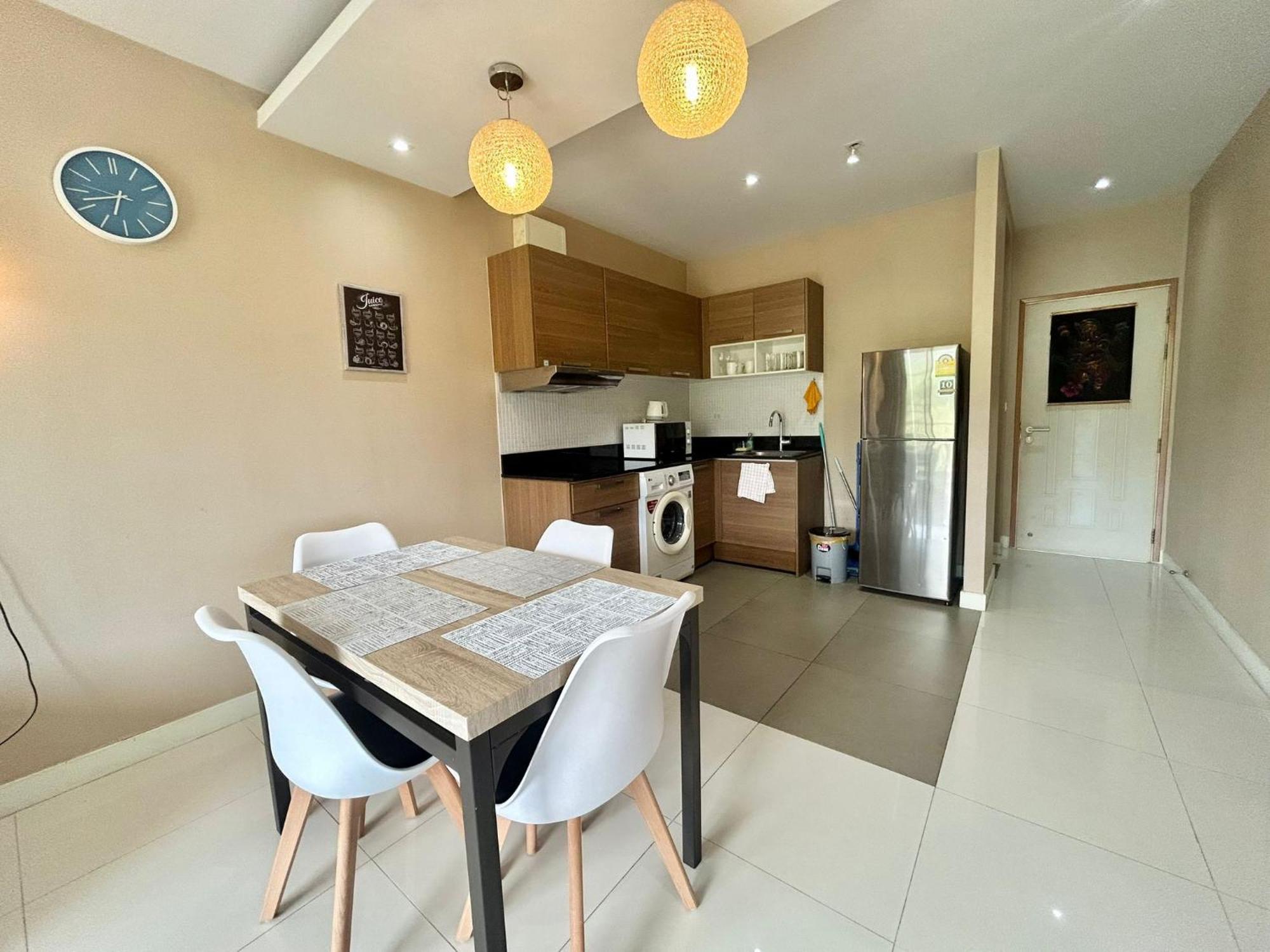 Cozy 2 Bedrooms Walk To