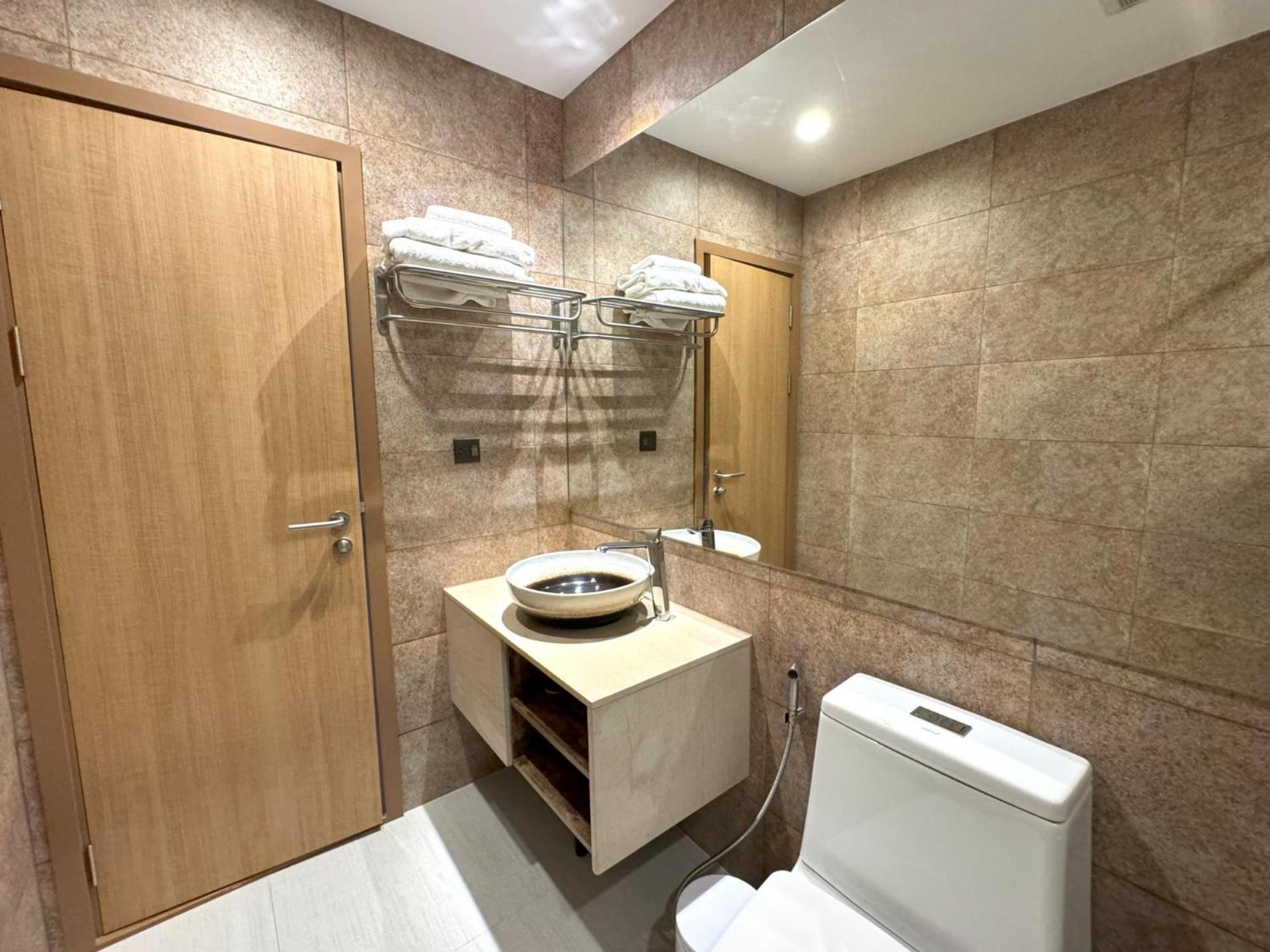 Private Title V By Lofty Apartment