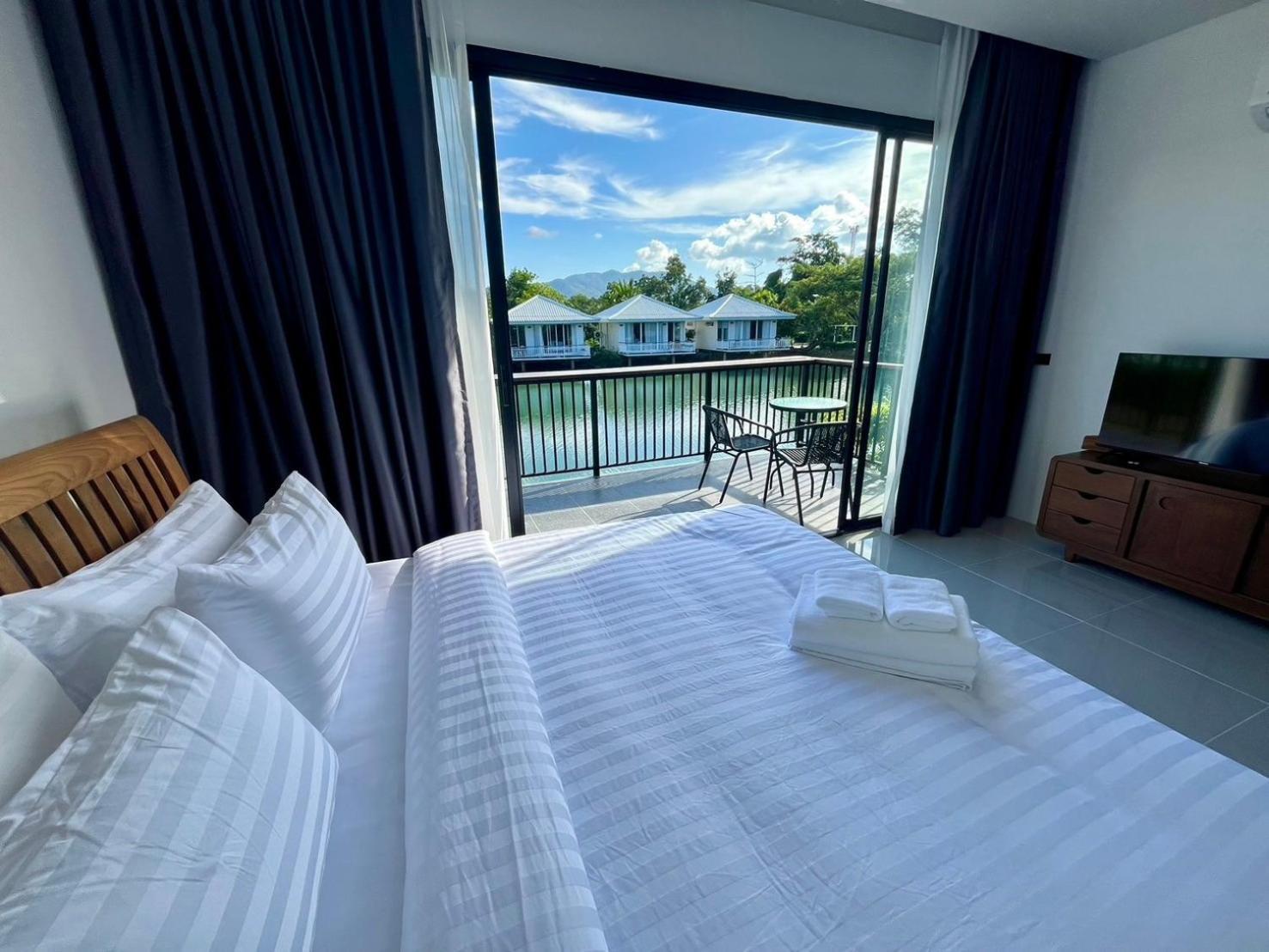 The Wide View And Restaurant Guest house