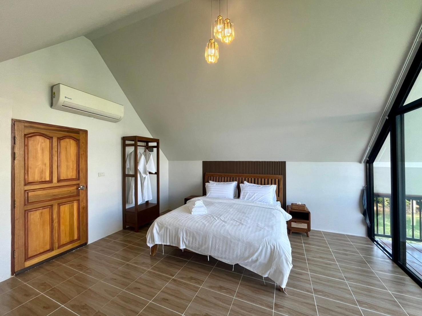 The Wide View And Restaurant Guest house *