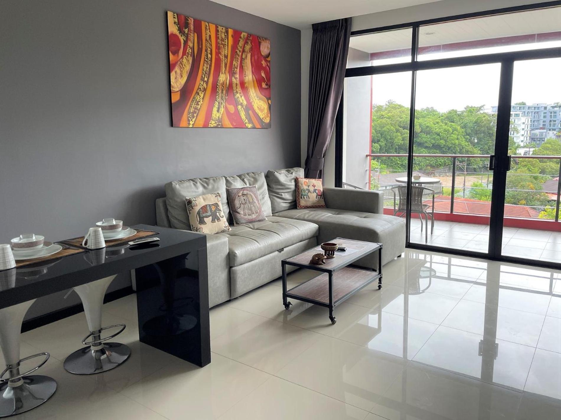 Nai Harn Spacious Great Amenities Apartment *