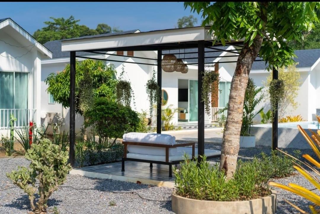 Tropical Oasis Aoyon House Vakantiehuis *