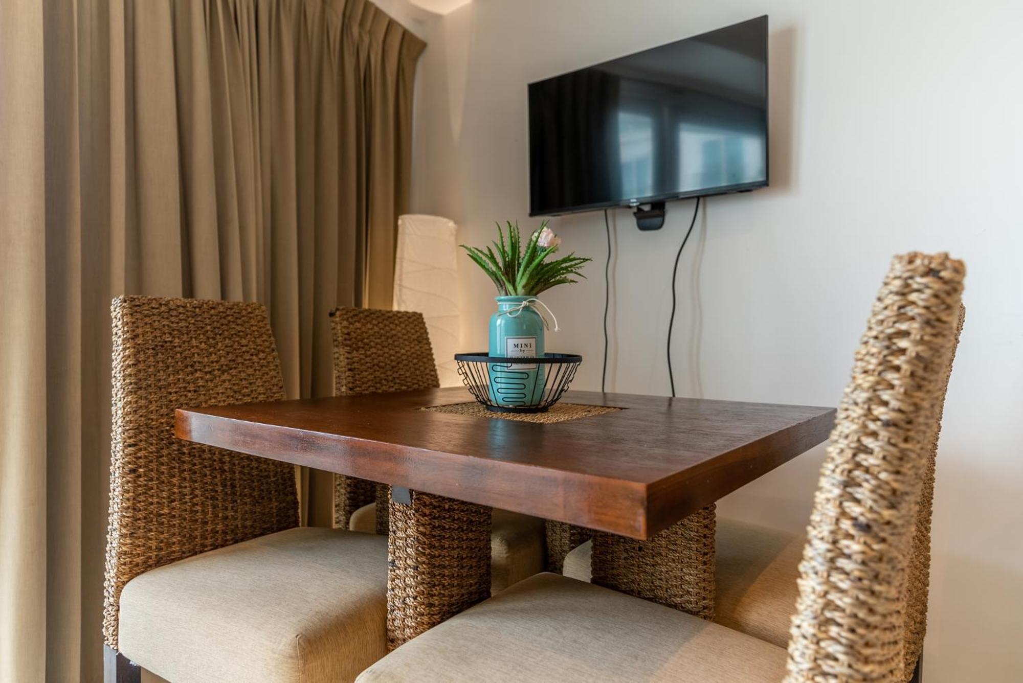 Kata Ocean View Apartment *