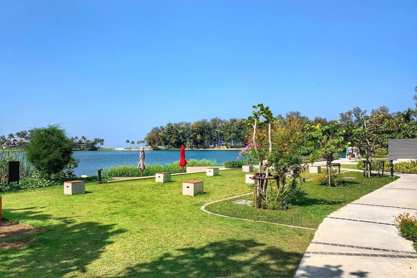 Apartment Deluxe At Cassia Residences By Lofty