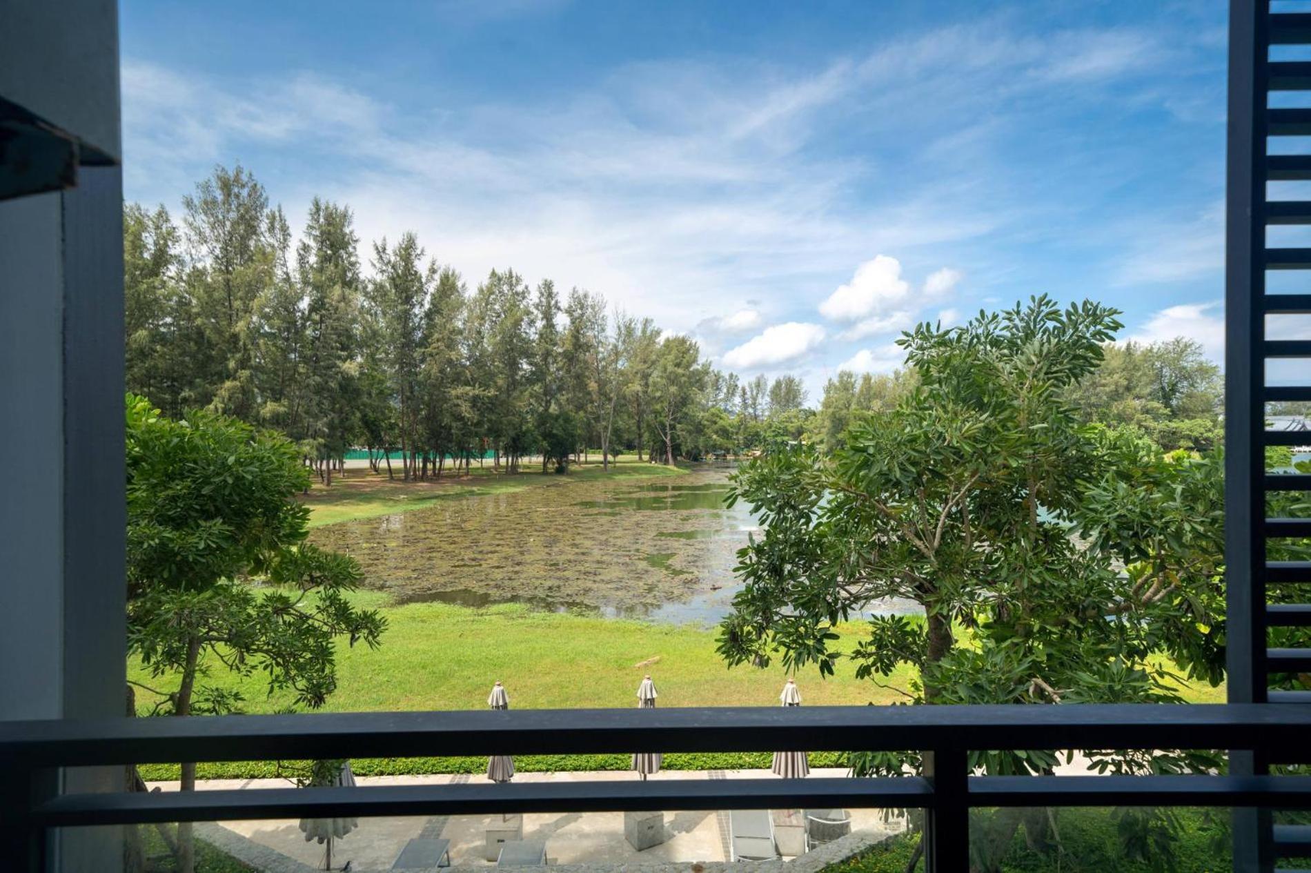 Deluxe At Cassia Residences By Lofty Apartment