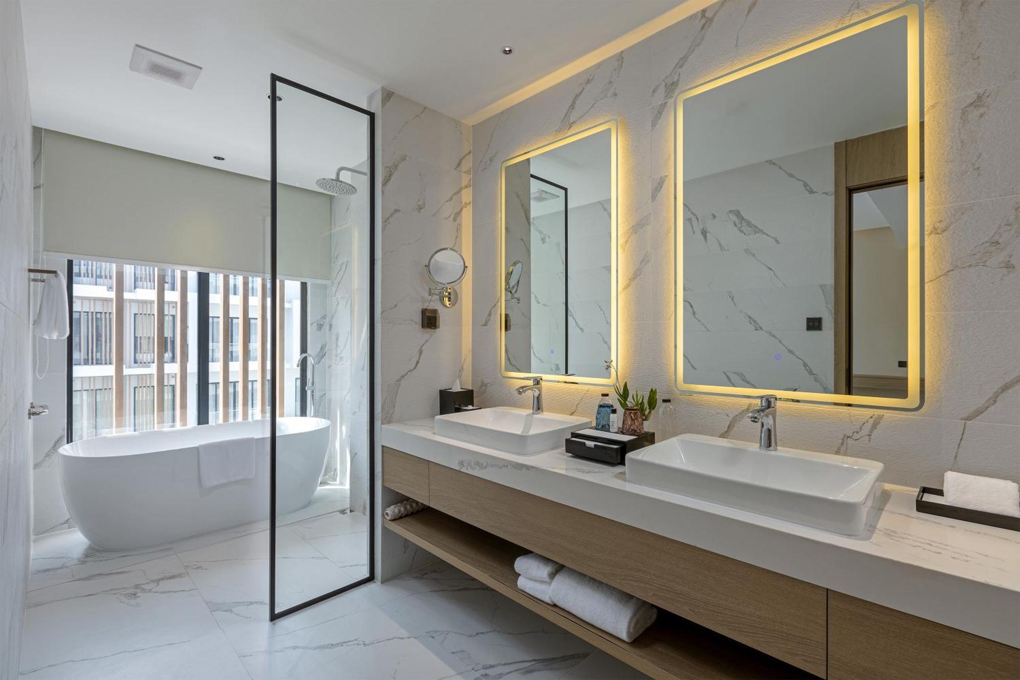 Laya Phuket Island Resort 5*
