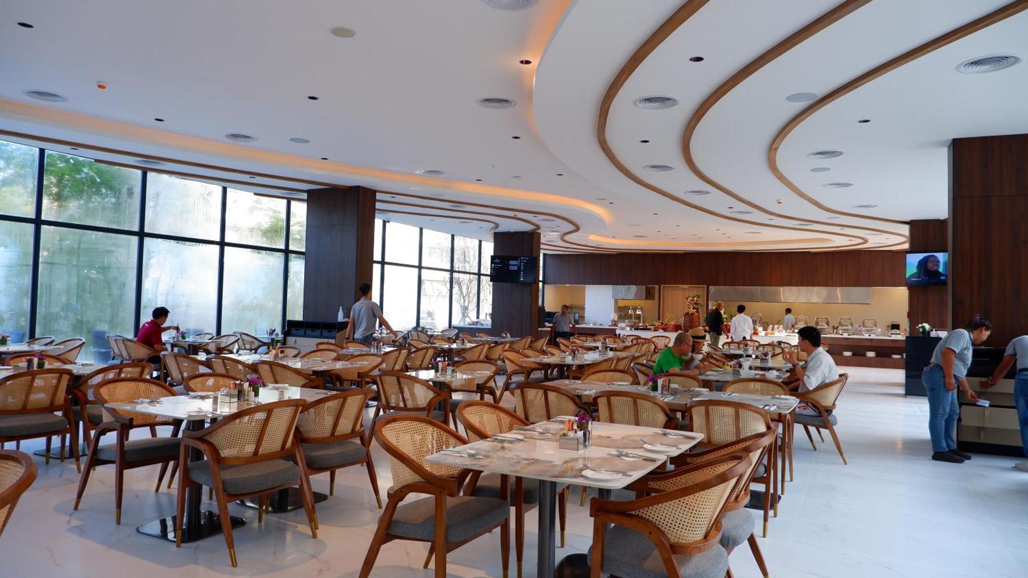 Laya Phuket Island Resort 5*