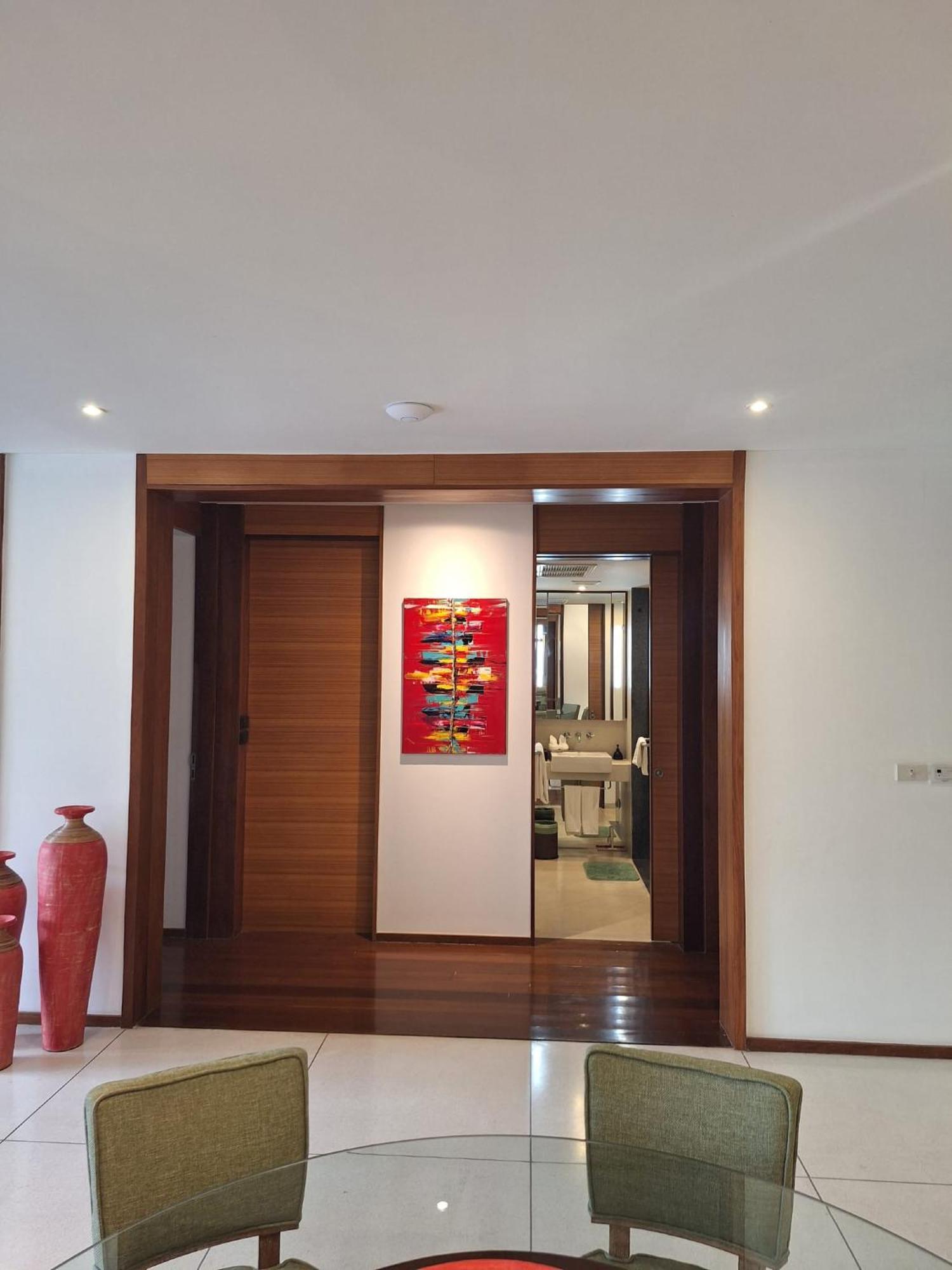 Apartment Hidden Oasis Spacious Luxury, 50 Meter From *