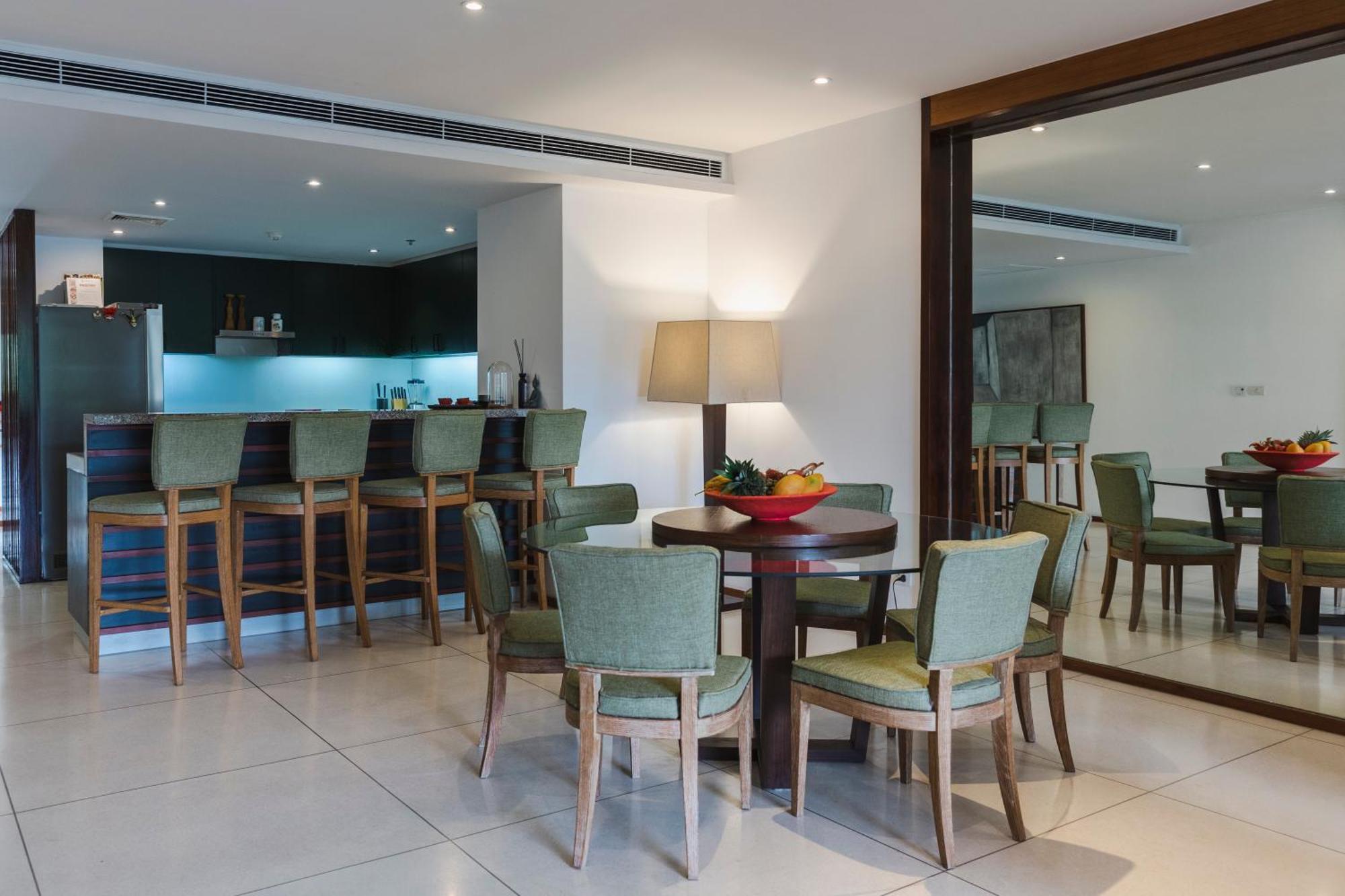 Hidden Oasis Spacious Luxury, 50 Meter From Apartment Surin Beach (Phuket)