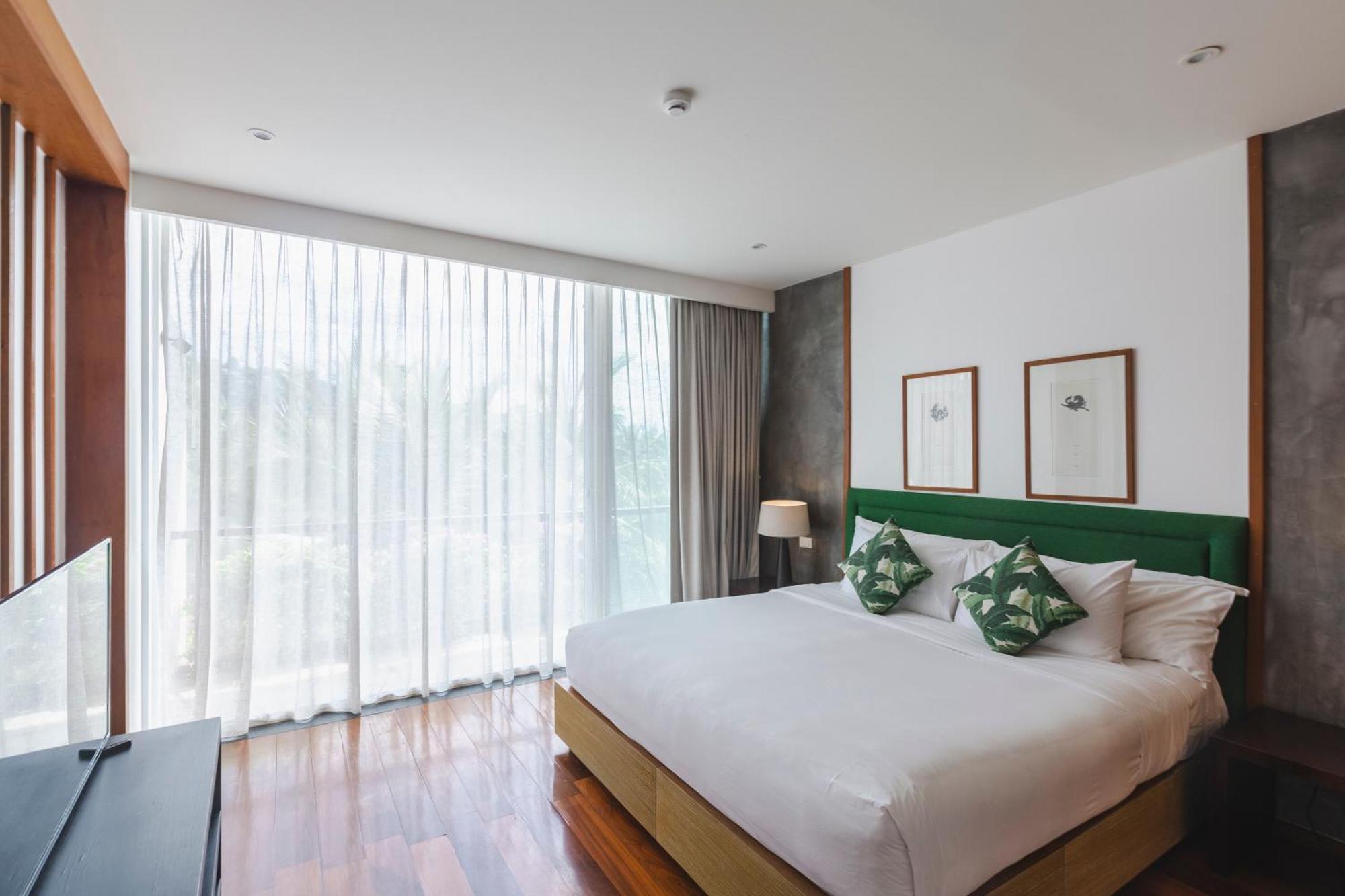 Hidden Oasis Spacious Luxury, 50 Meter From