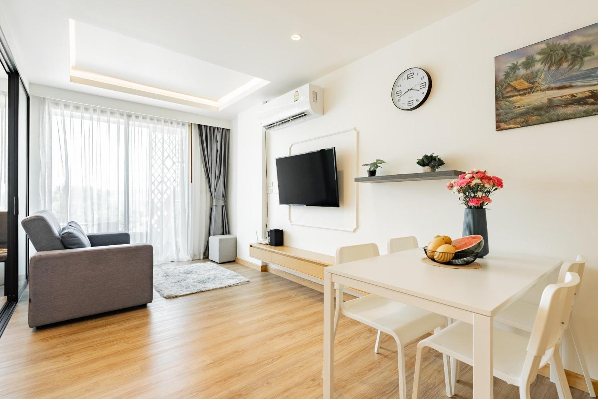 Aristo 2 Phuket, *