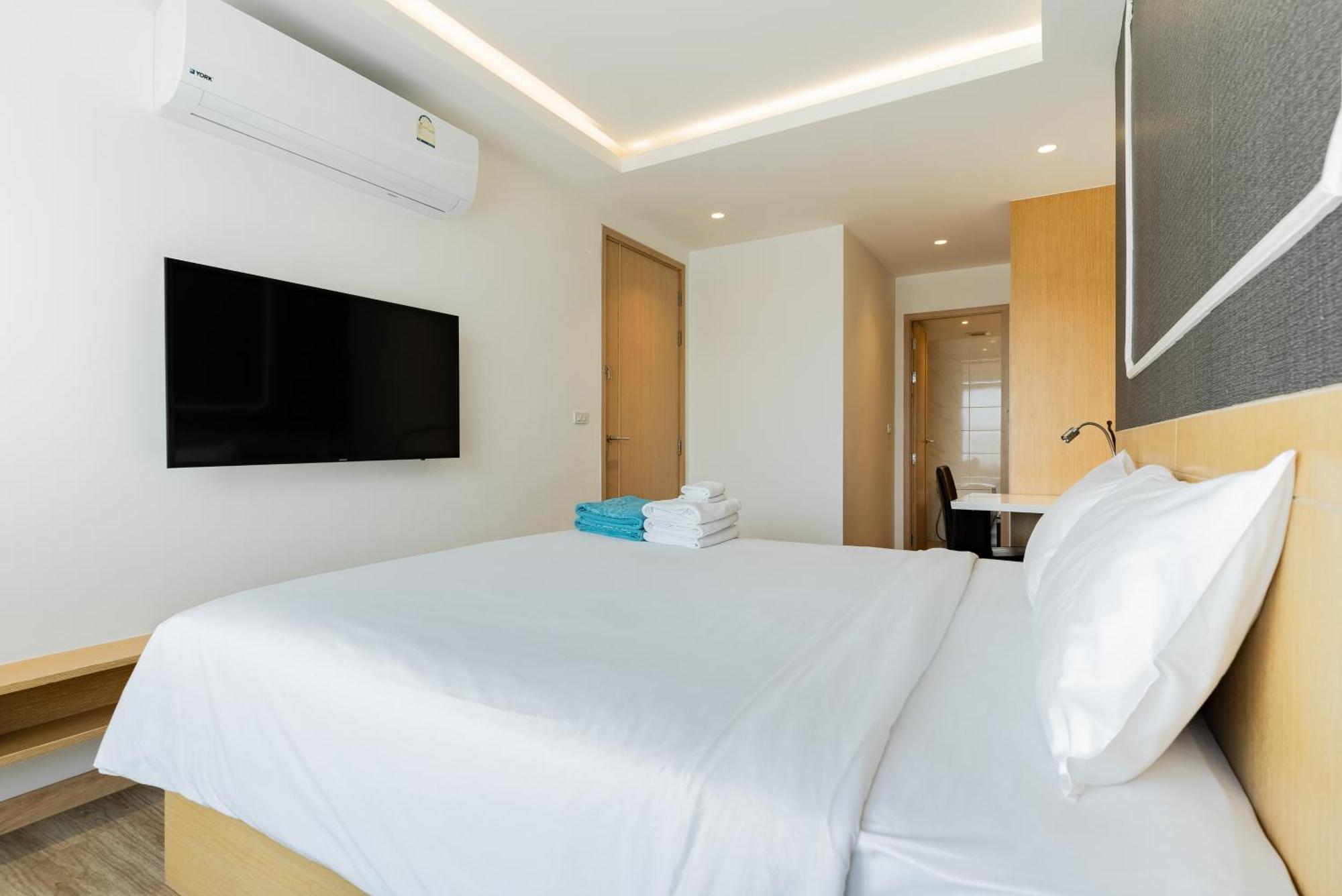 Aristo 2 Phuket, * Surin Beach (Phuket)