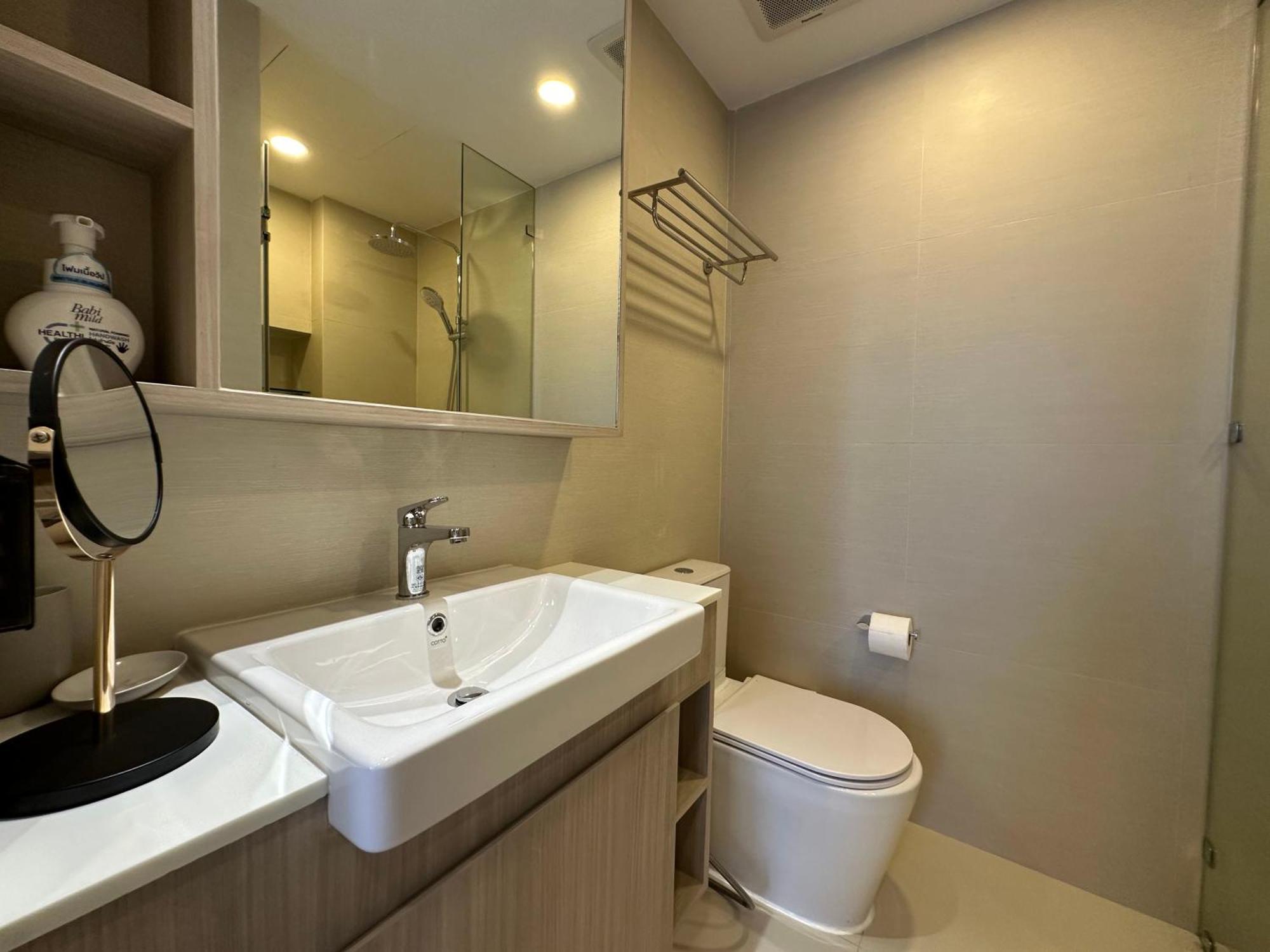 2 Bd Skypark Apartment Thalang