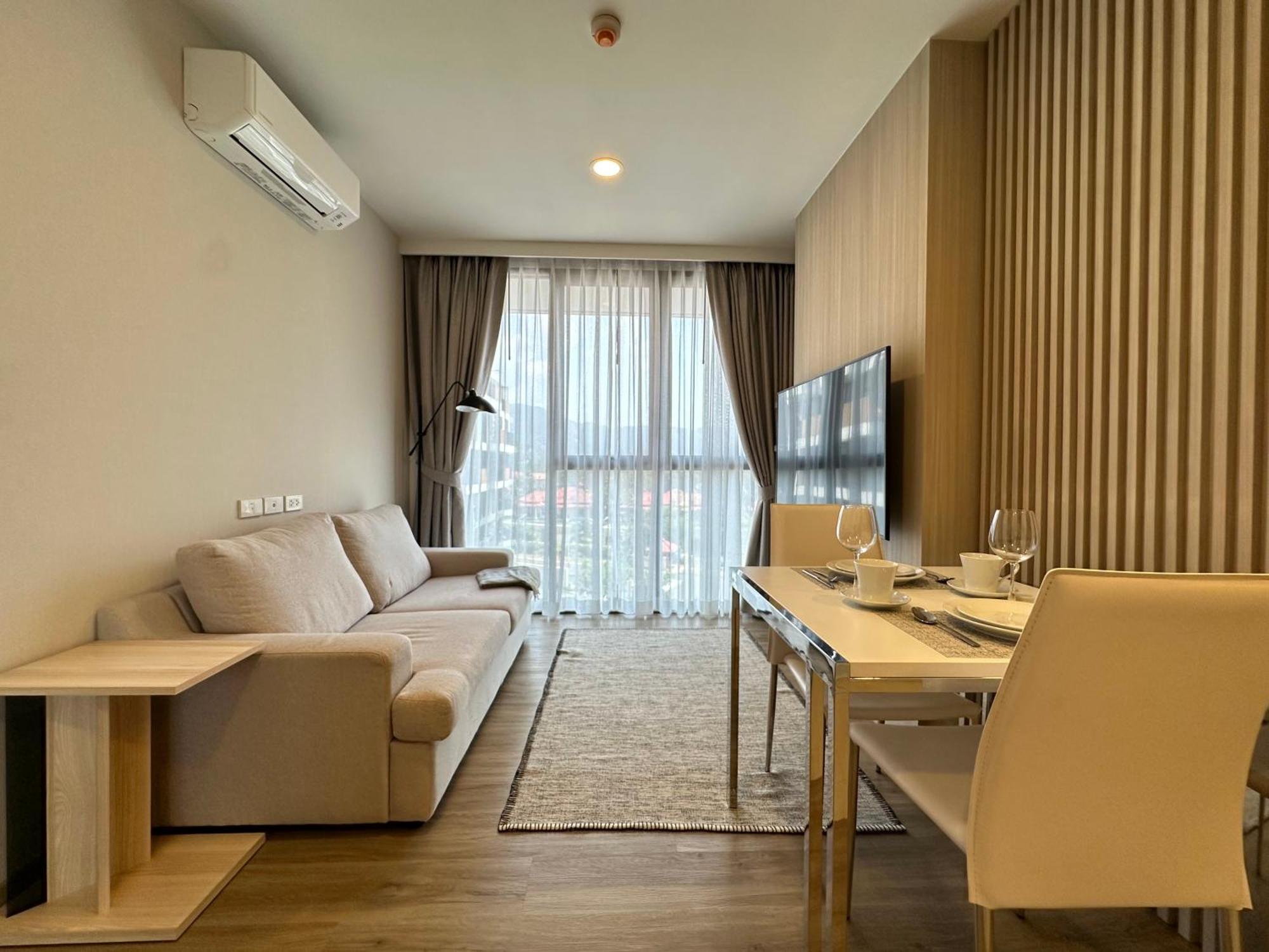 2 Bd Skypark Apartment