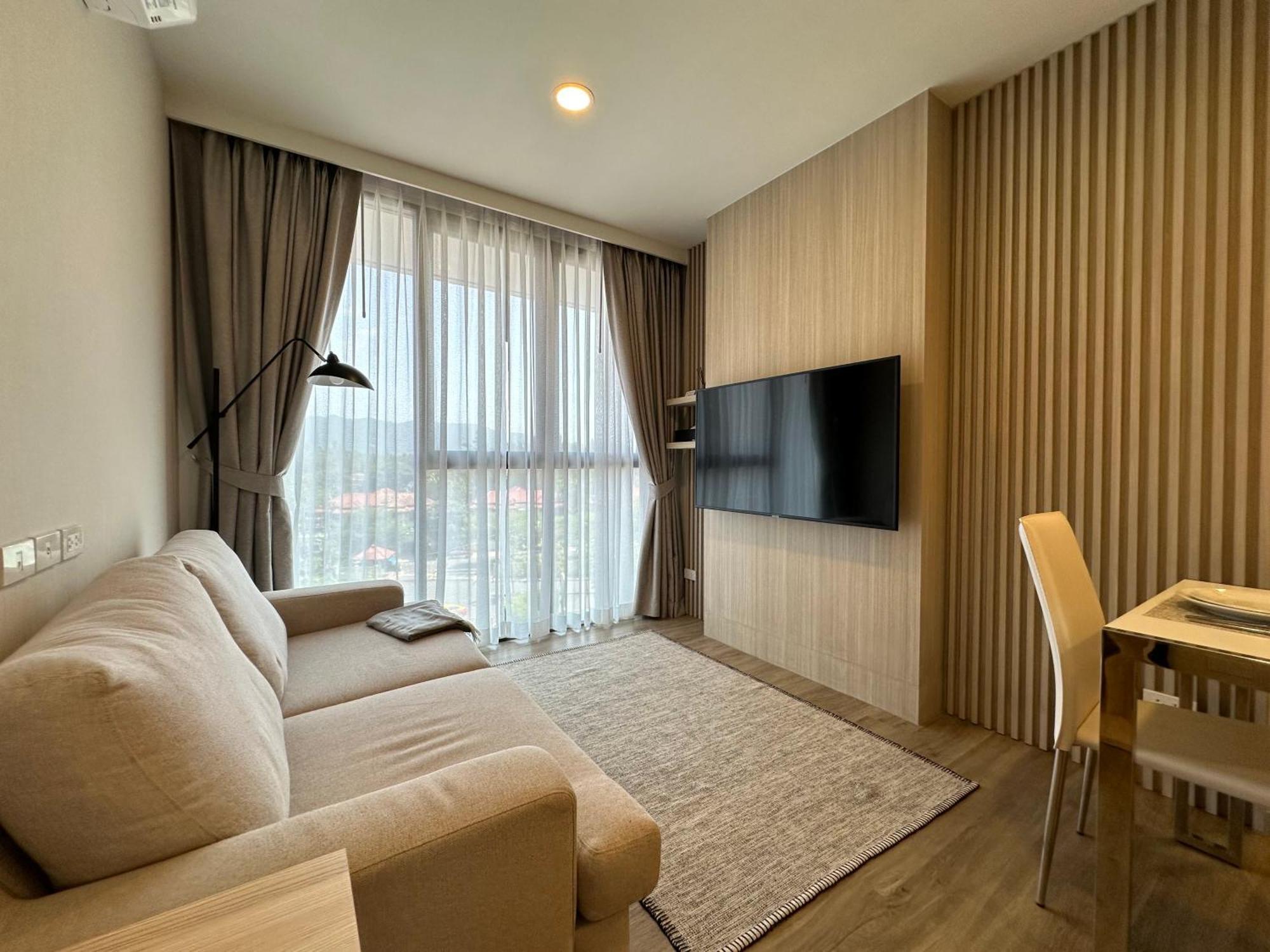 2 Bd Skypark Apartment Thalang