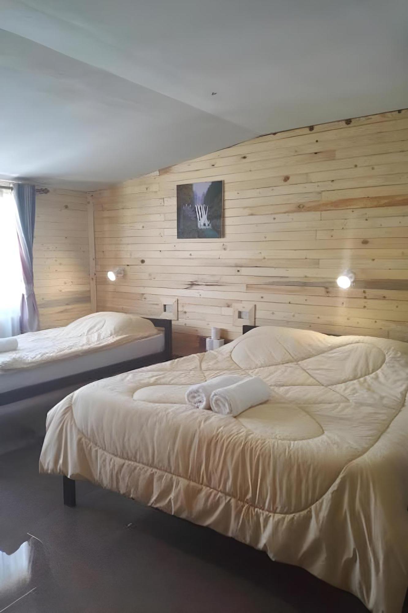 Guest house Gotum 2 & Money Exchange