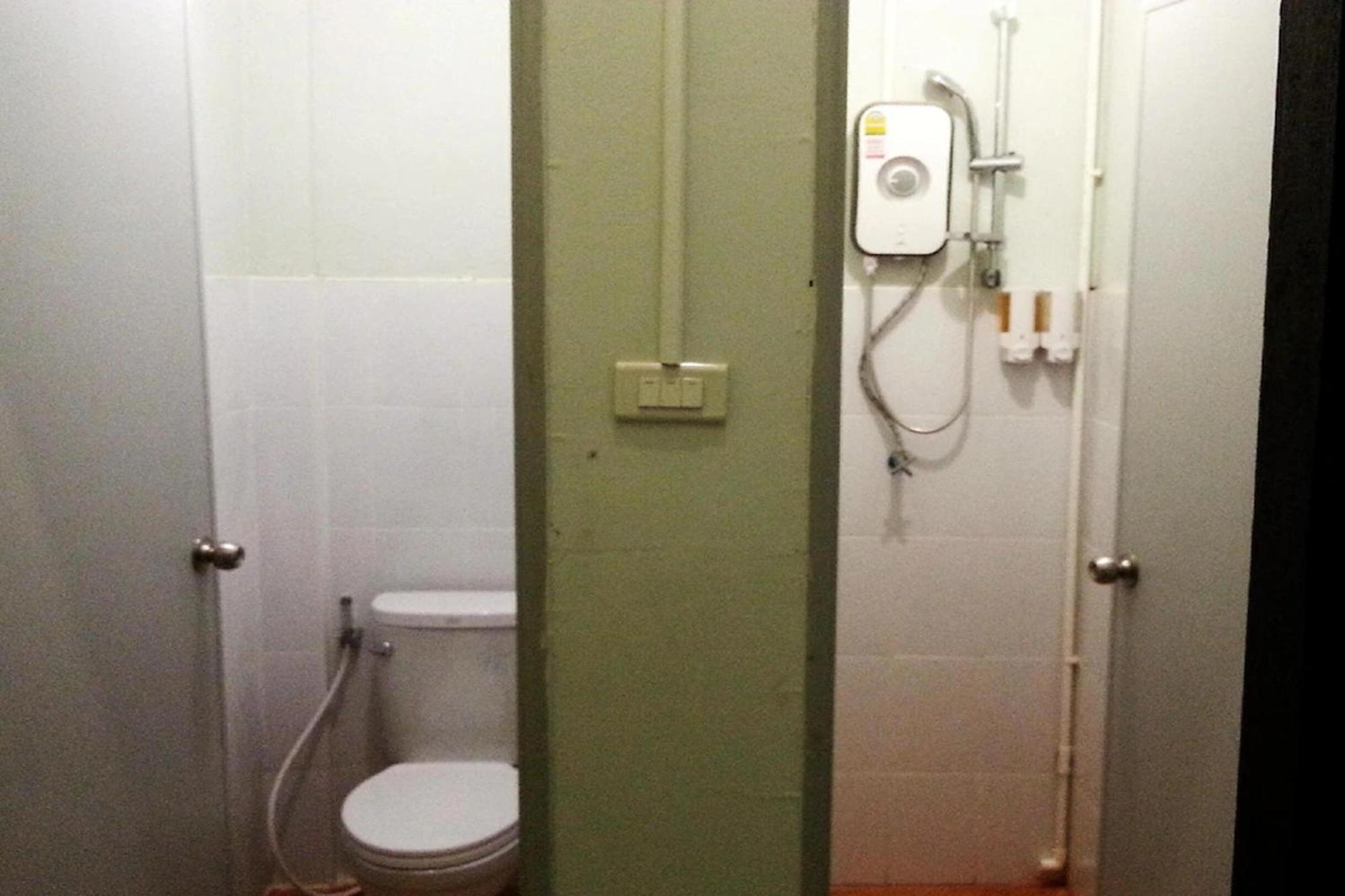 Gotum 2 & Money Exchange Guest house Phuket