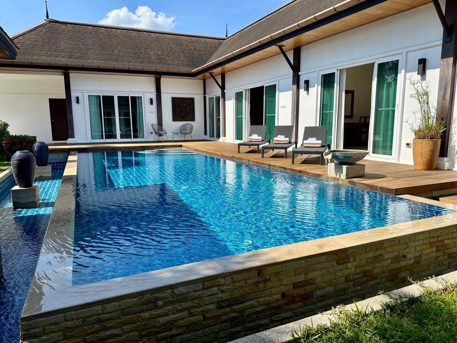 Villa Charming At Layan Thalang