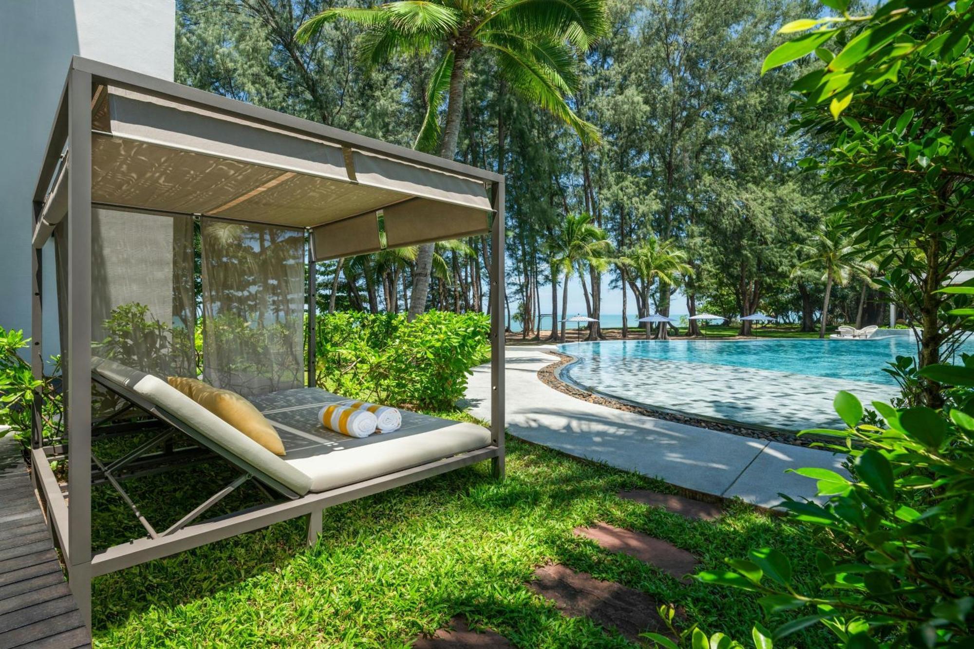 Le Meridien Phuket Beach Hotel