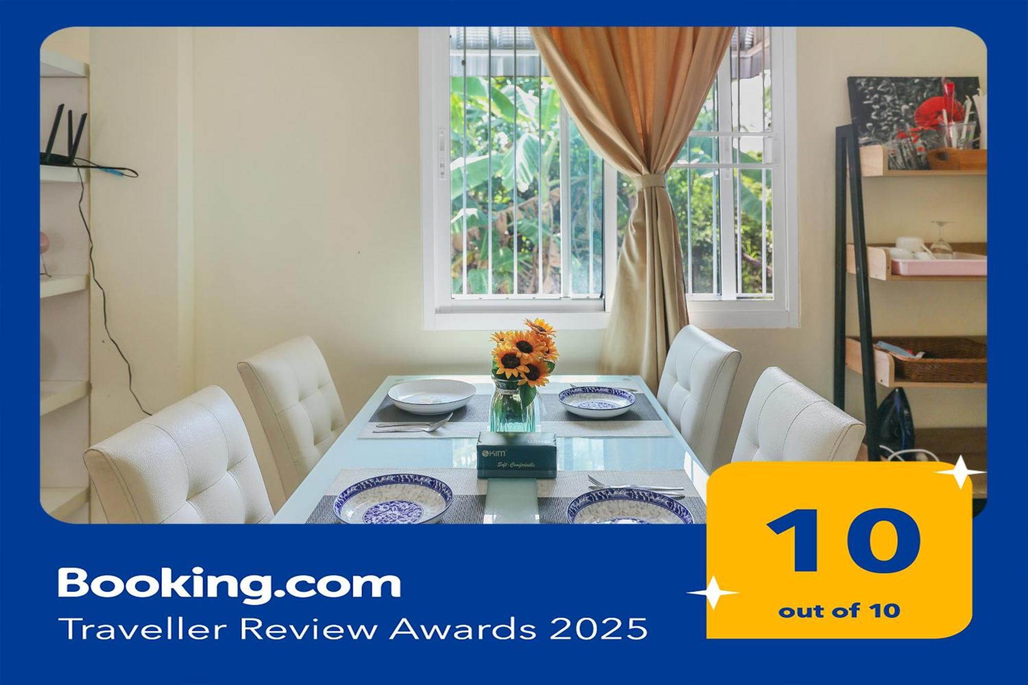 Phuket-chalong 3-bedrooms 240m2 Private Xlarge Family Villa