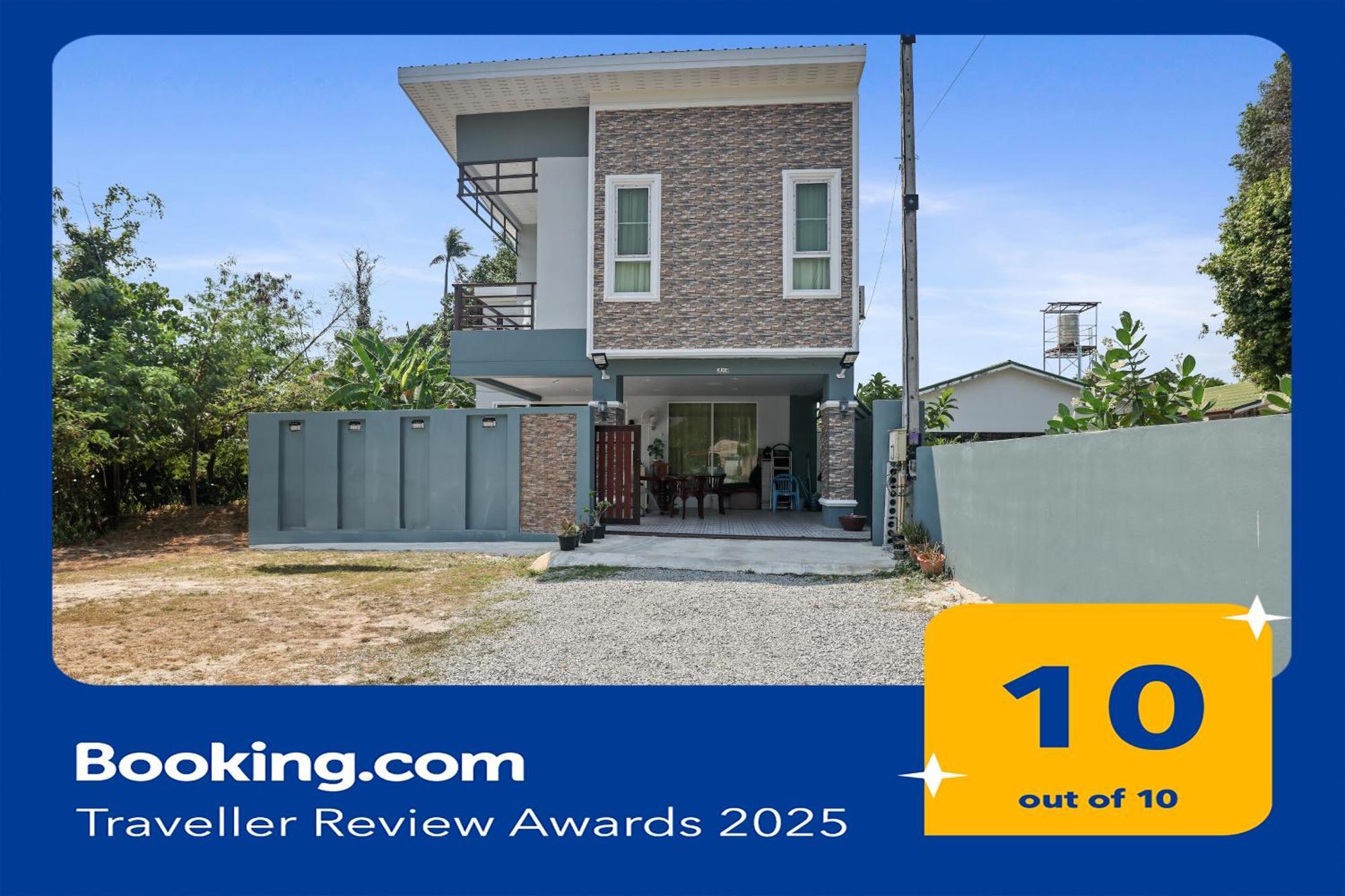 Phuket-chalong 3-bedrooms 240m2 Private Xlarge Family Villa *
