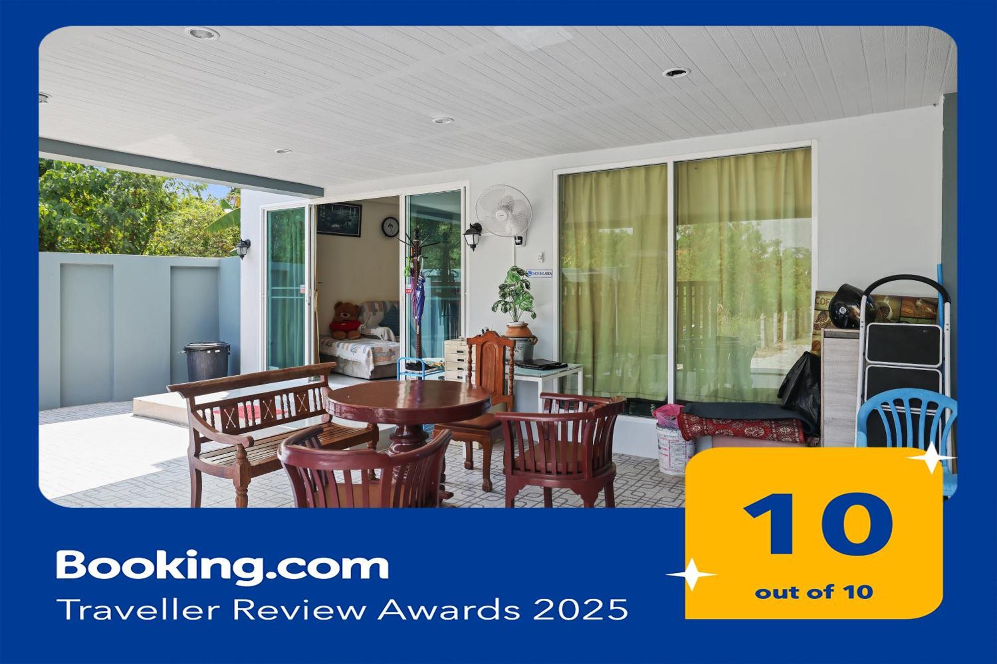 Villa Phuket-chalong 3-bedrooms 240m2 Private Xlarge Family Chalong