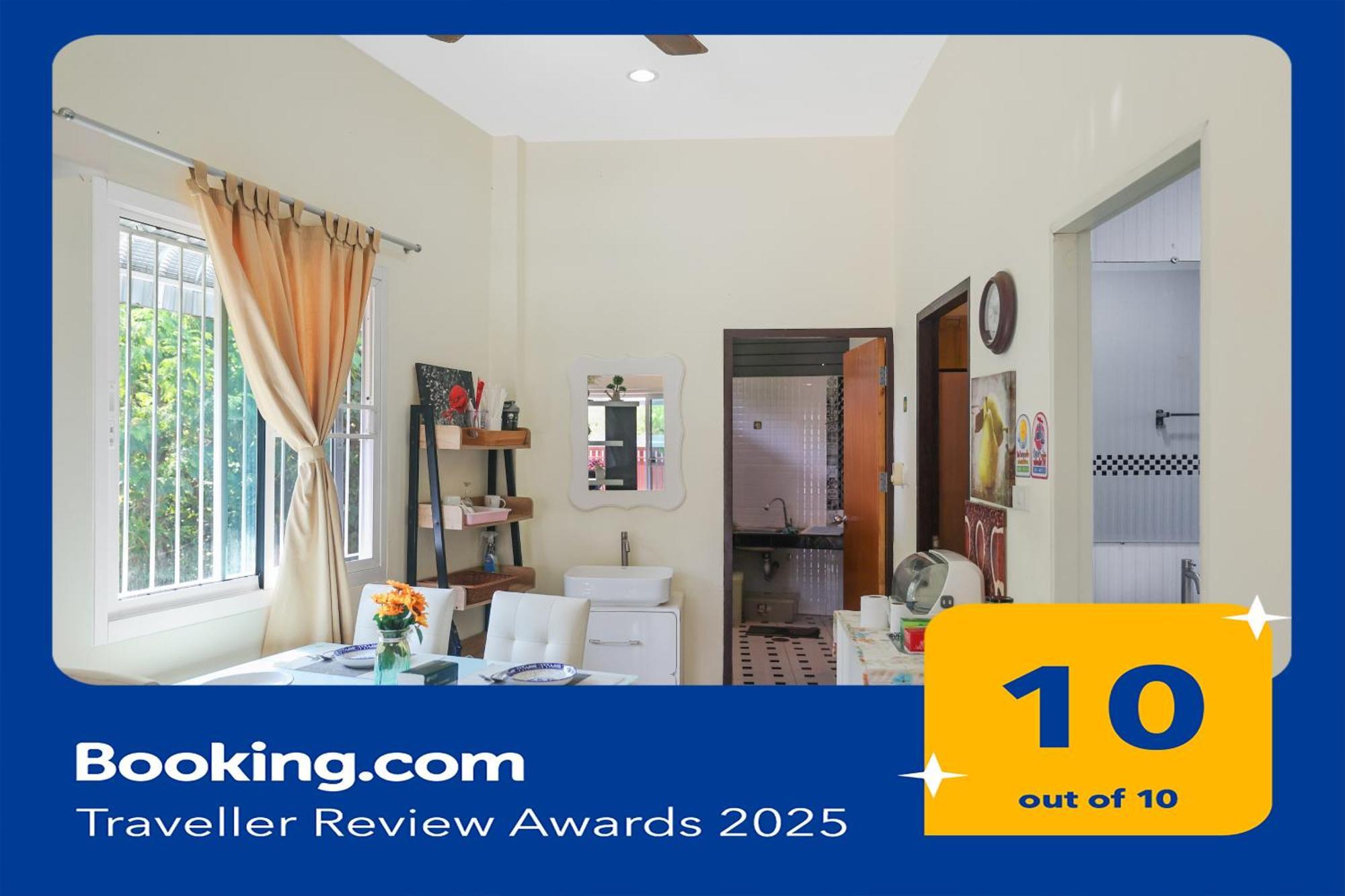 Villa Phuket-chalong 3-bedrooms 240m2 Private Xlarge Family Chalong