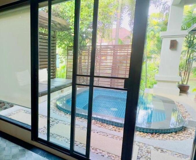 New Rose Pool Villa, The Perfect Private Oasis *