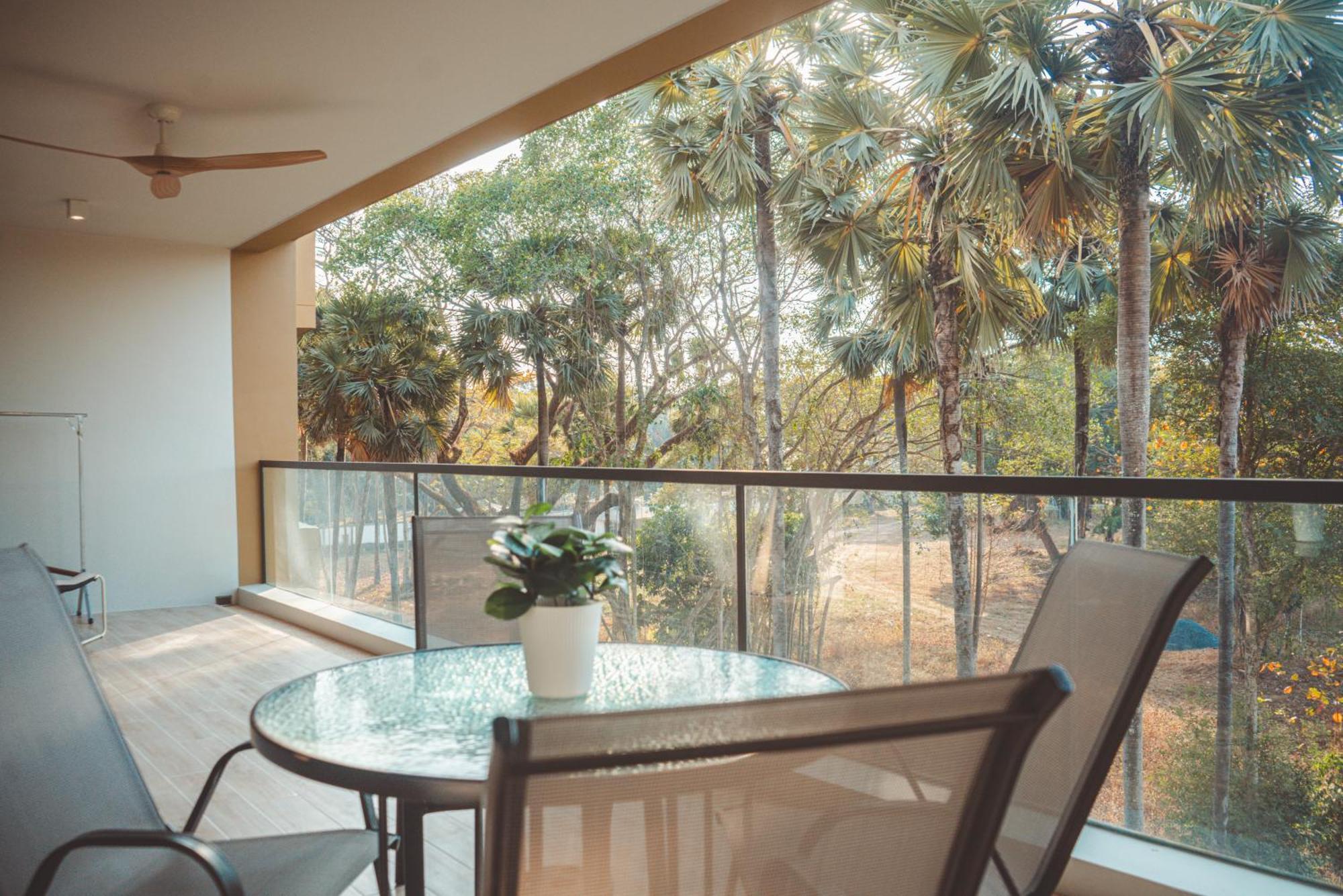 Laguna Beachside Residences Apartamens, Walking Distance To The Sea *