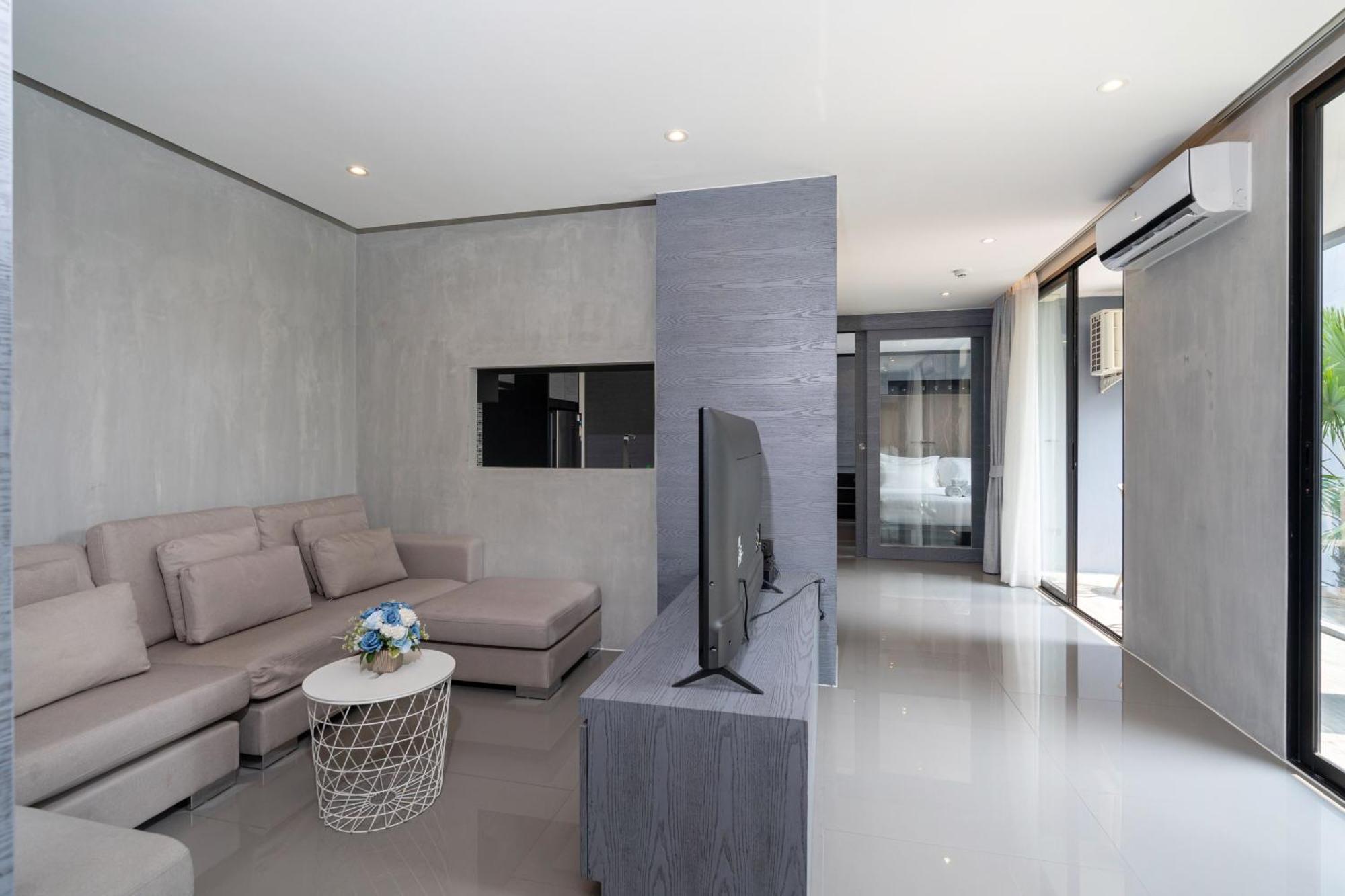 Tropical Pool View 2 Bedroom B207-8 In Citygate Apartment